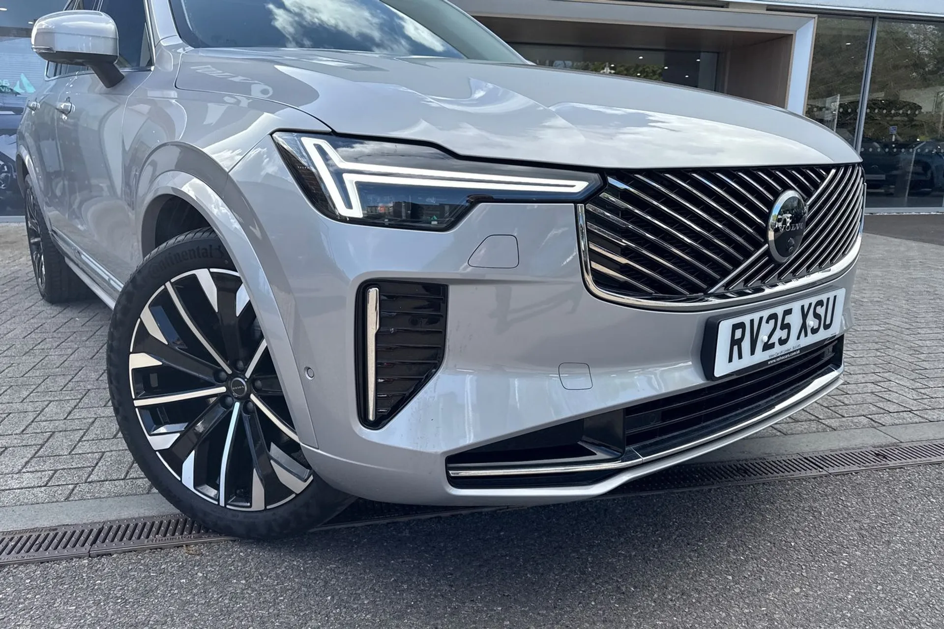 Volvo XC90 thumbnail image number 9