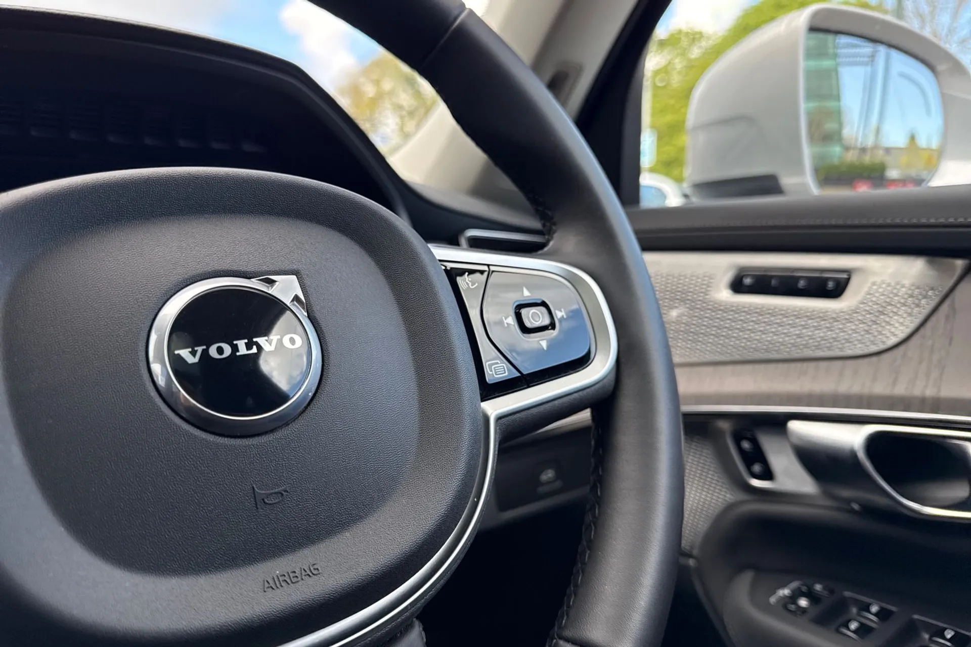 Volvo XC90 thumbnail image number 40