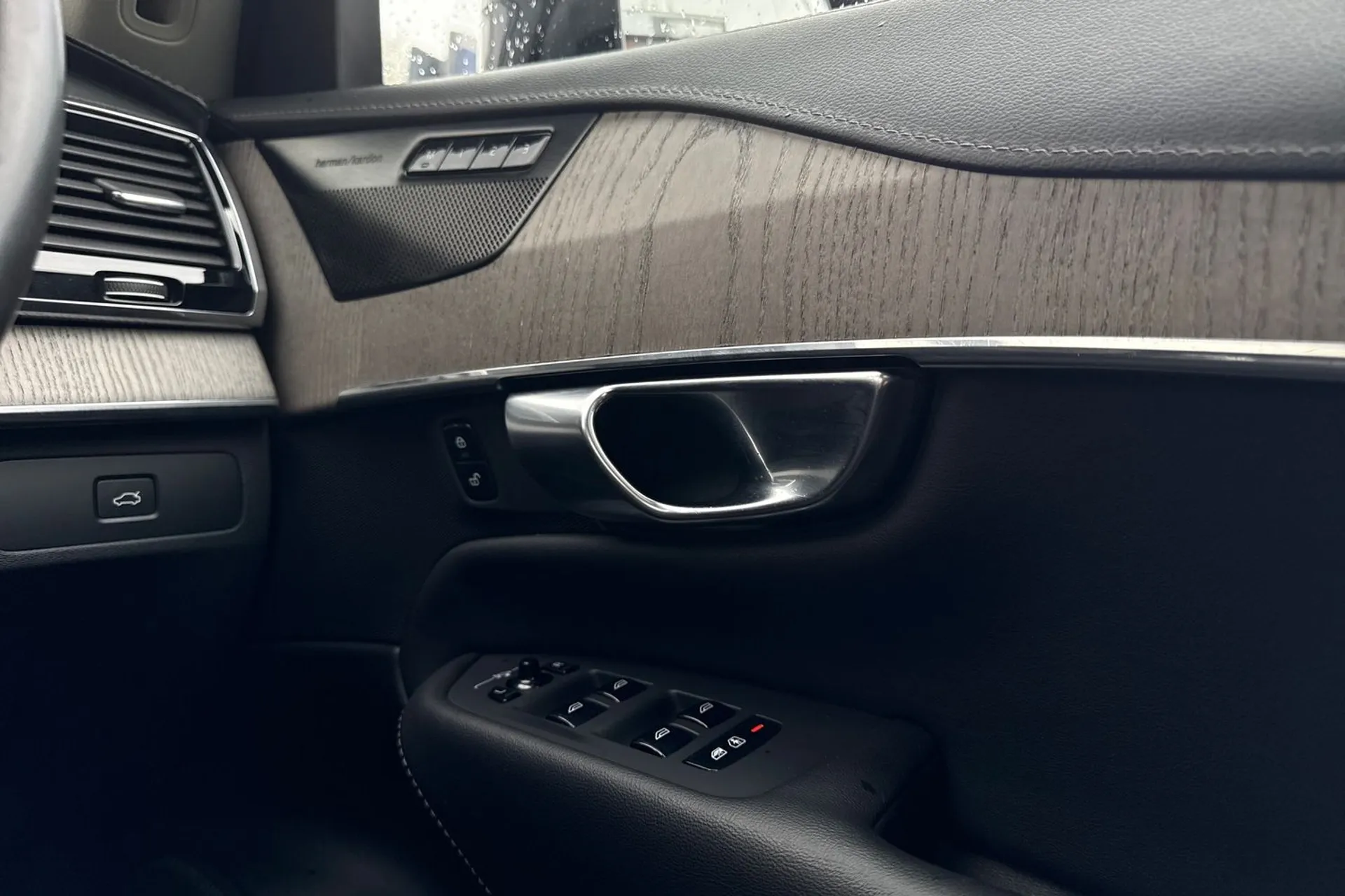 Volvo XC90 thumbnail image number 46