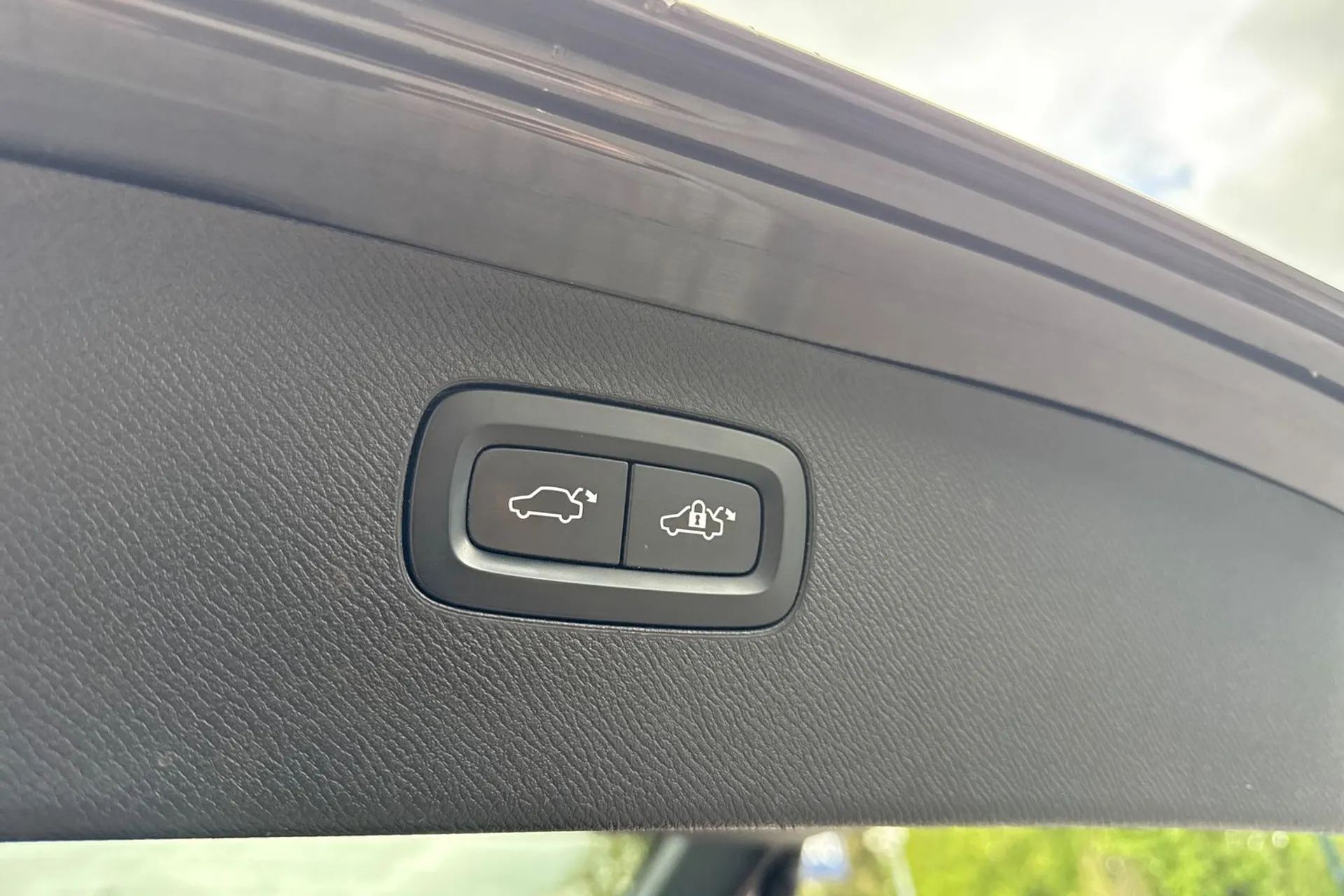 Volvo XC90 thumbnail image number 25