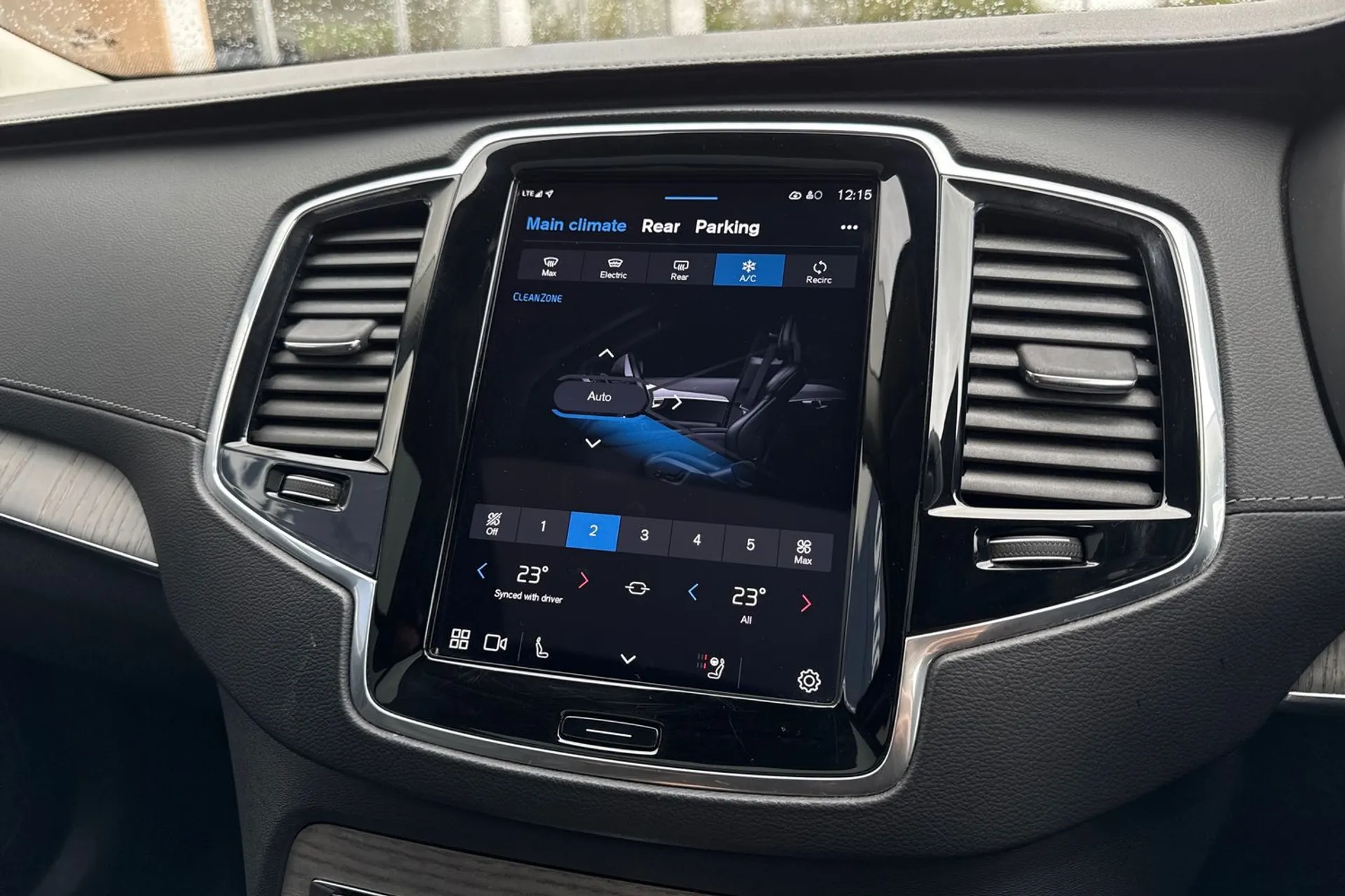 Volvo XC90 thumbnail image number 43