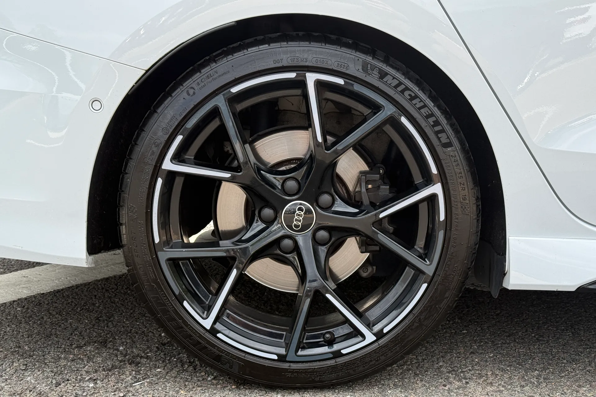 Audi RS3 thumbnail image number 37