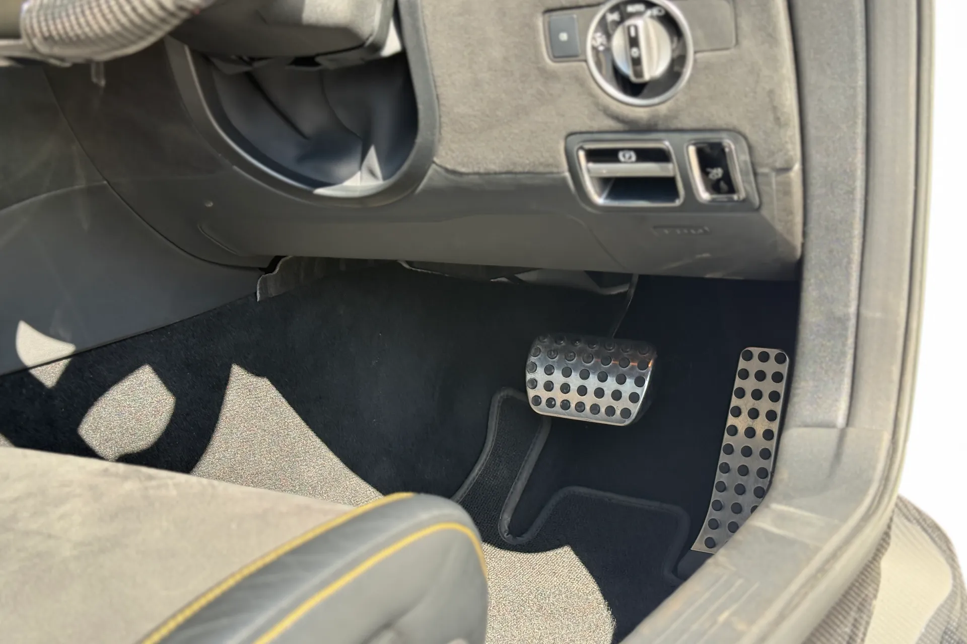 MERCEDES-BENZ AMG GT thumbnail image number 33