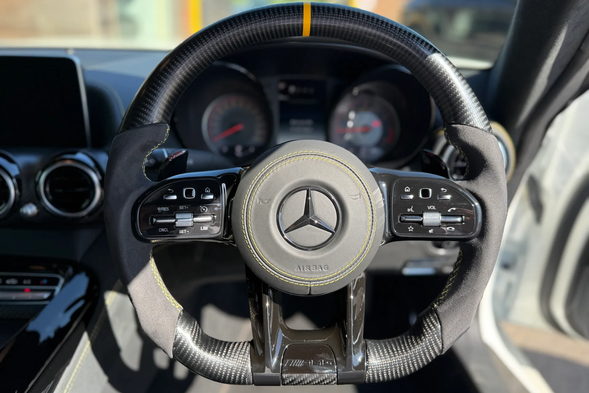 MERCEDES-BENZ AMG GT thumbnail image number 39