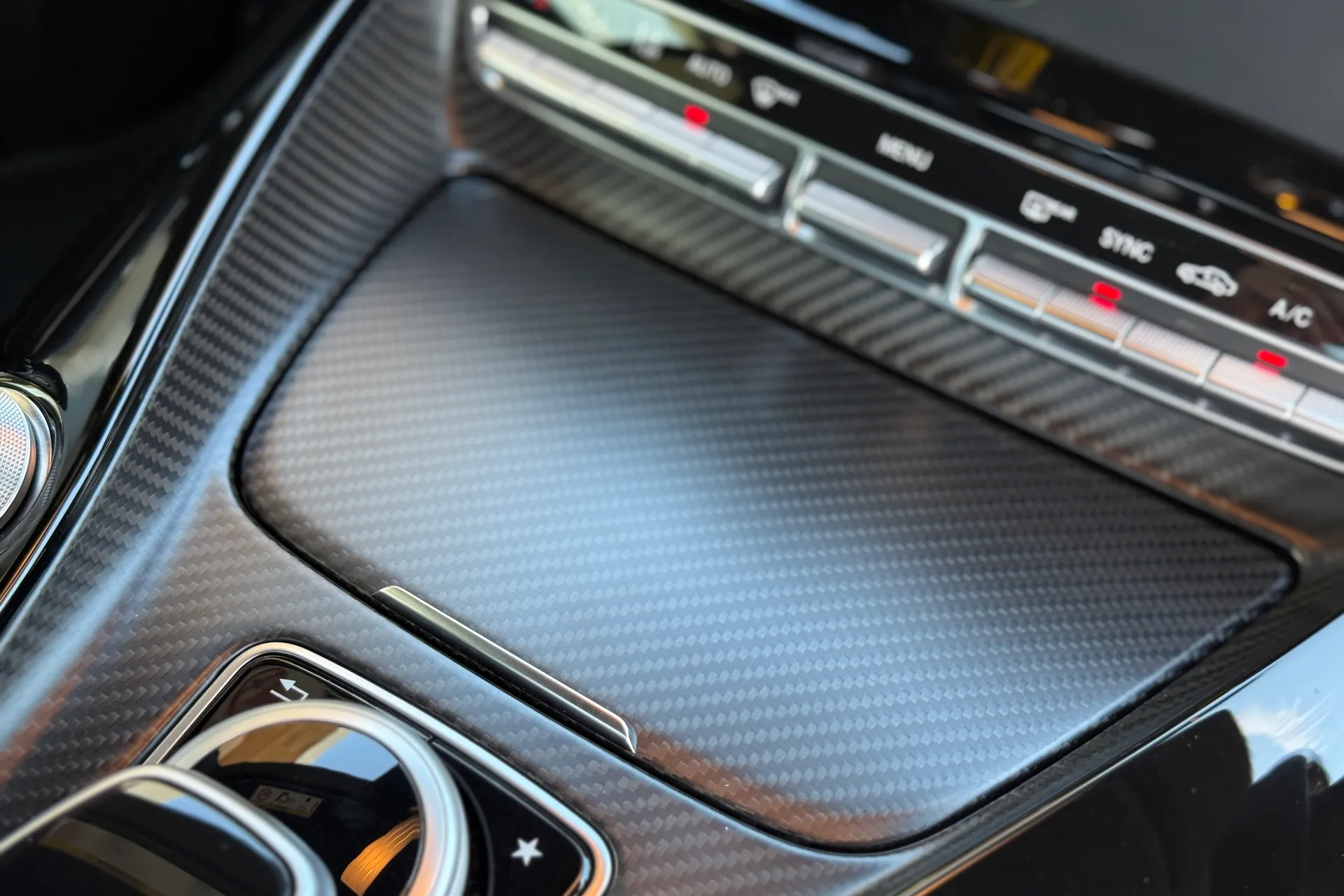 MERCEDES-BENZ AMG GT thumbnail image number 42