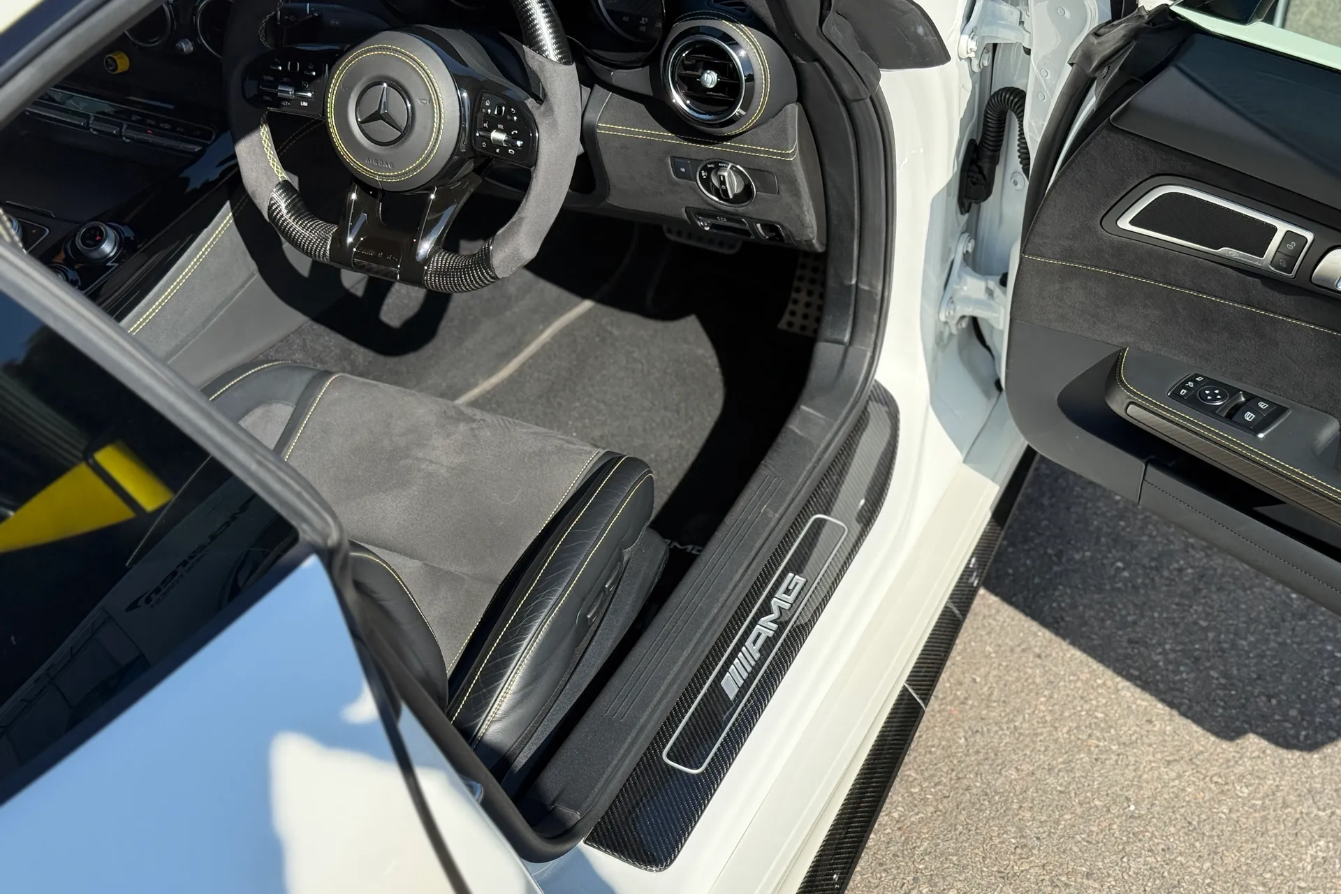 MERCEDES-BENZ AMG GT thumbnail image number 30