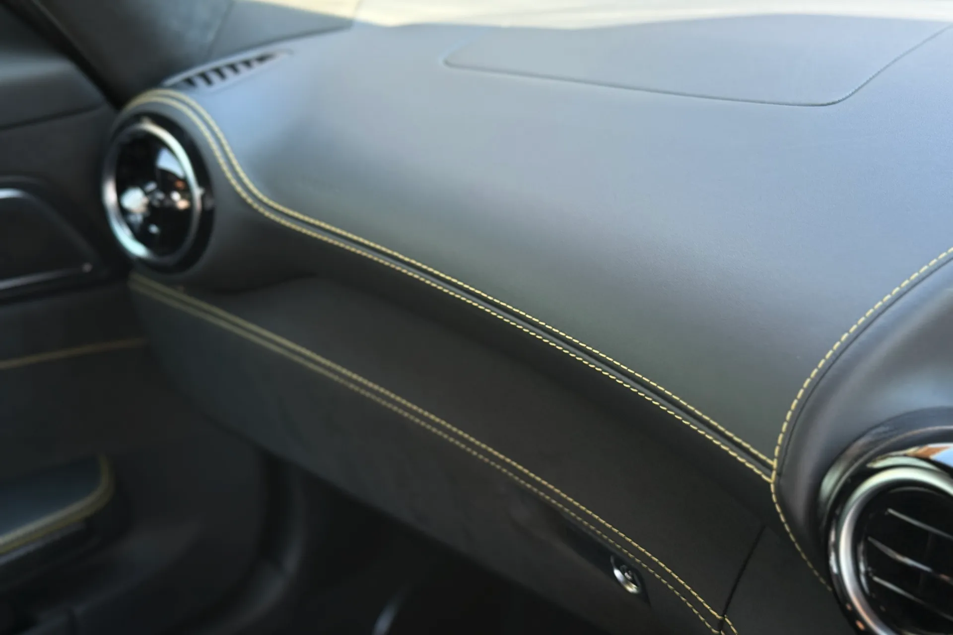 MERCEDES-BENZ AMG GT thumbnail image number 53