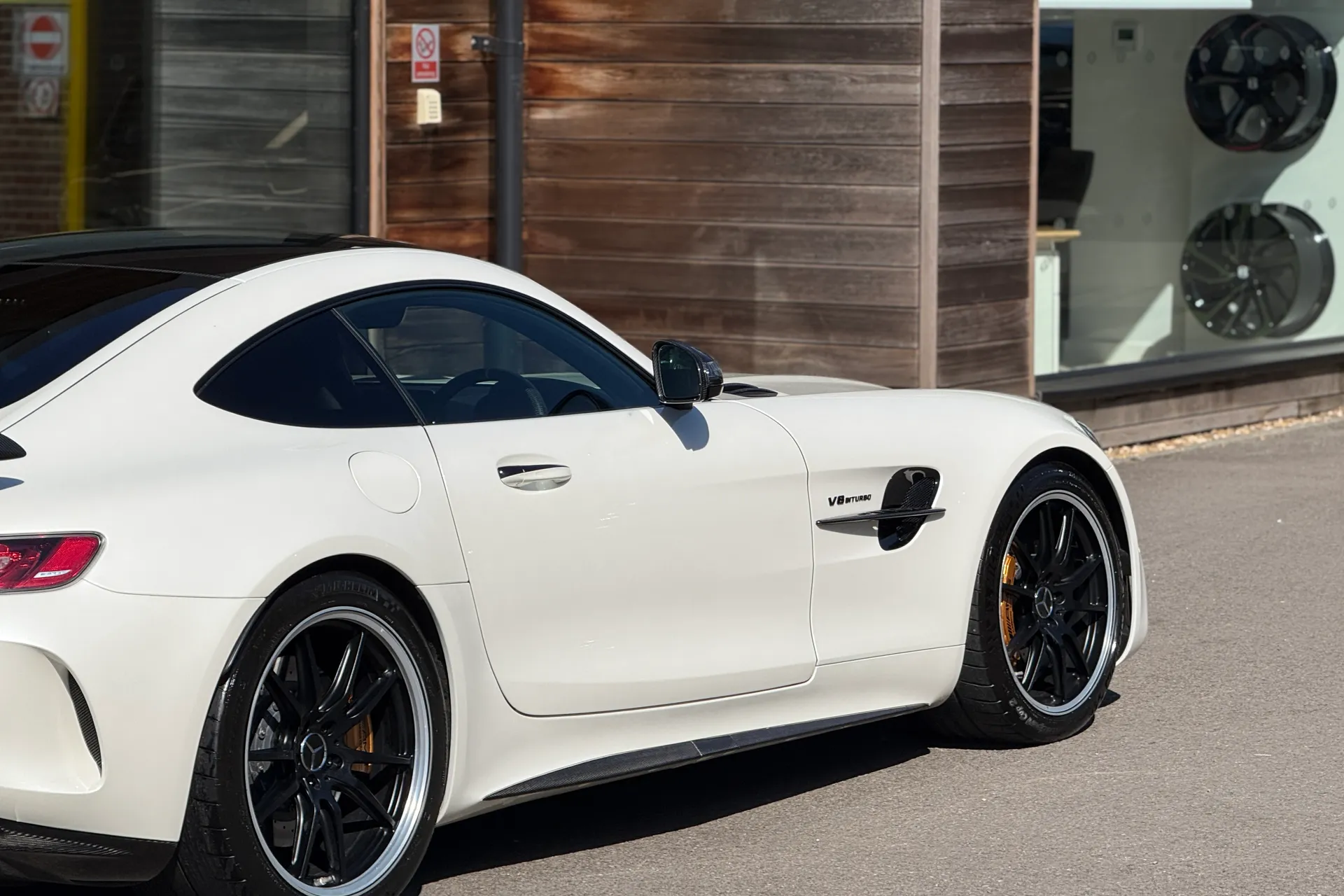 MERCEDES-BENZ AMG GT thumbnail image number 13