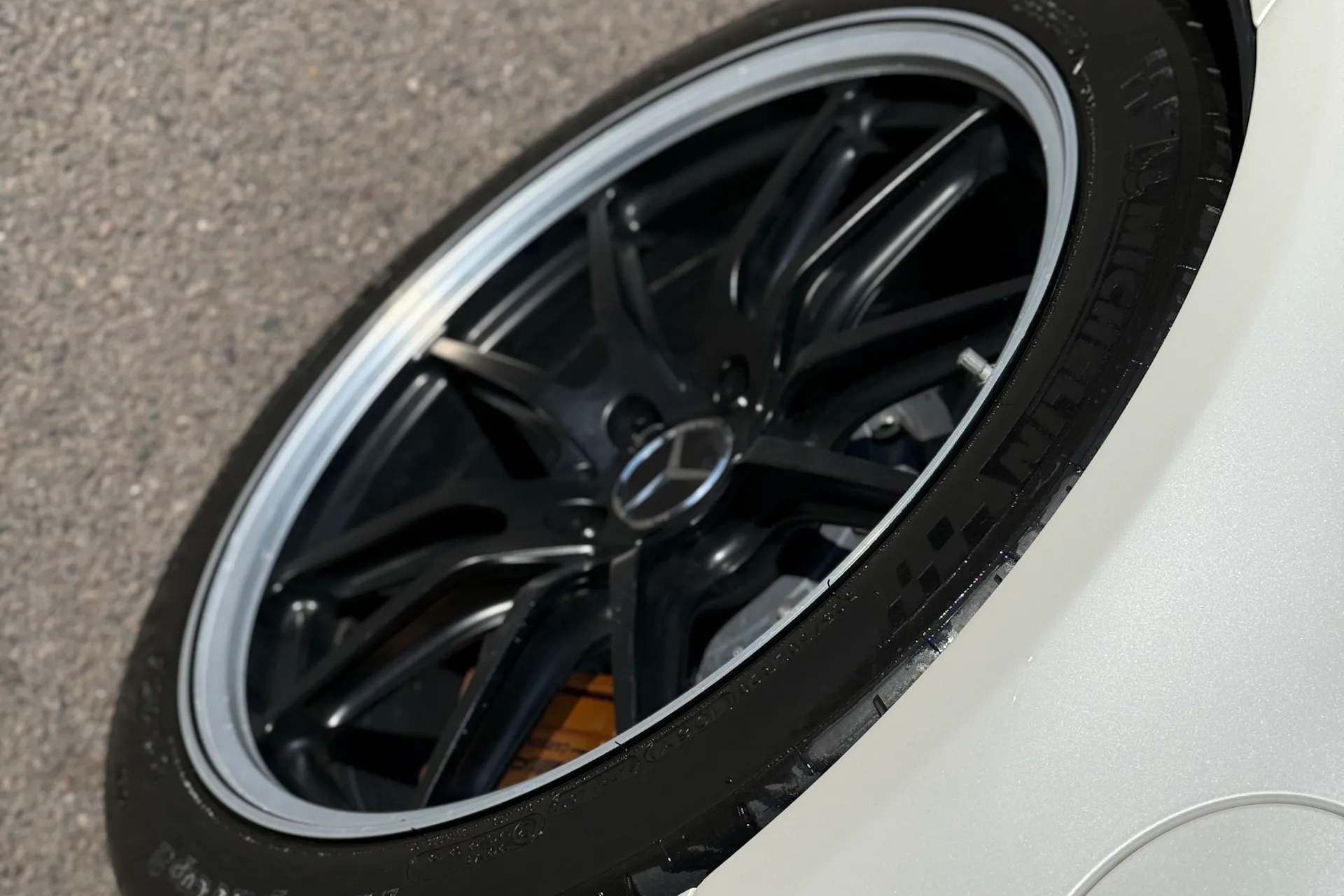 MERCEDES-BENZ AMG GT thumbnail image number 11