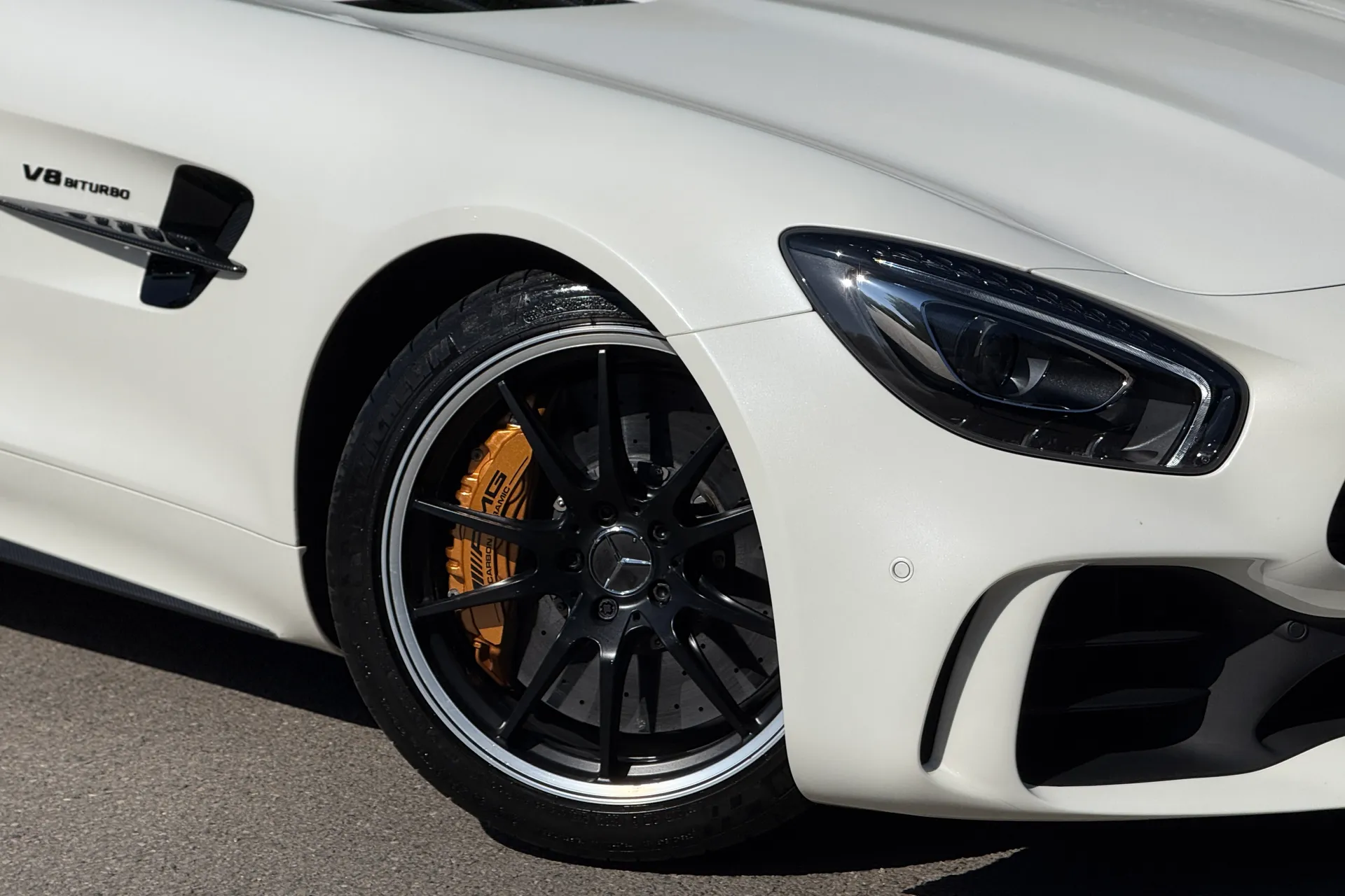 MERCEDES-BENZ AMG GT thumbnail image number 2