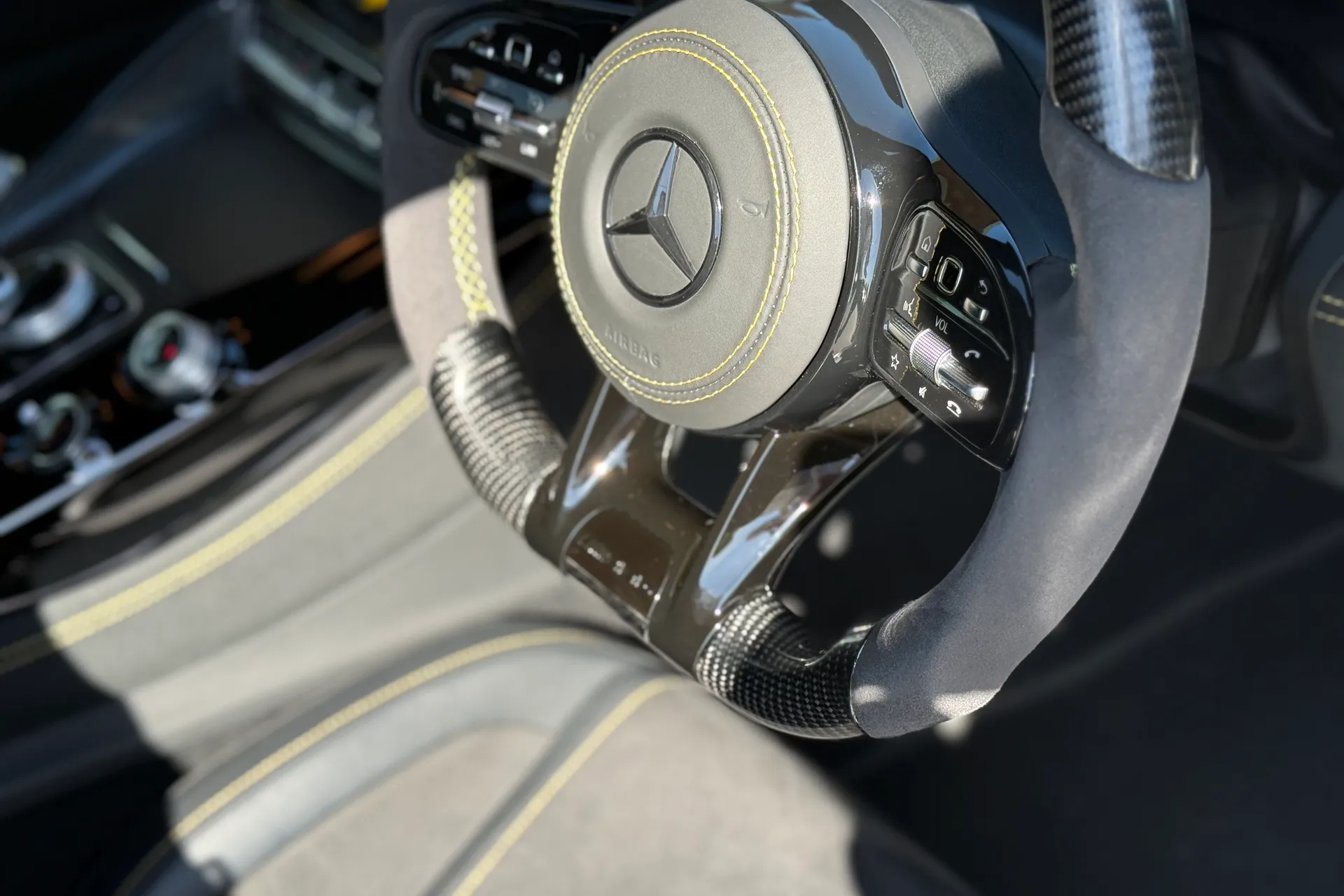 MERCEDES-BENZ AMG GT thumbnail image number 31