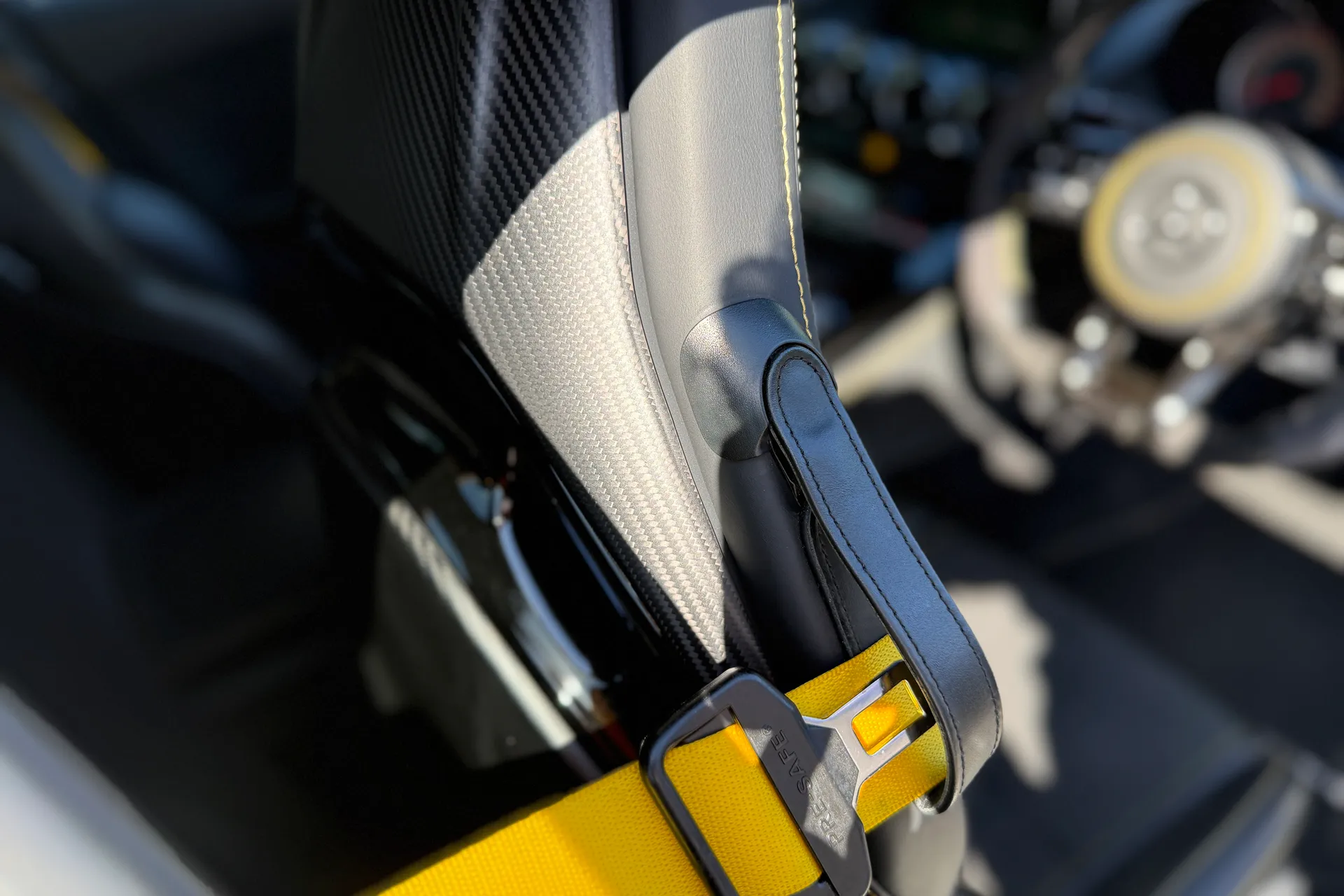 MERCEDES-BENZ AMG GT thumbnail image number 50