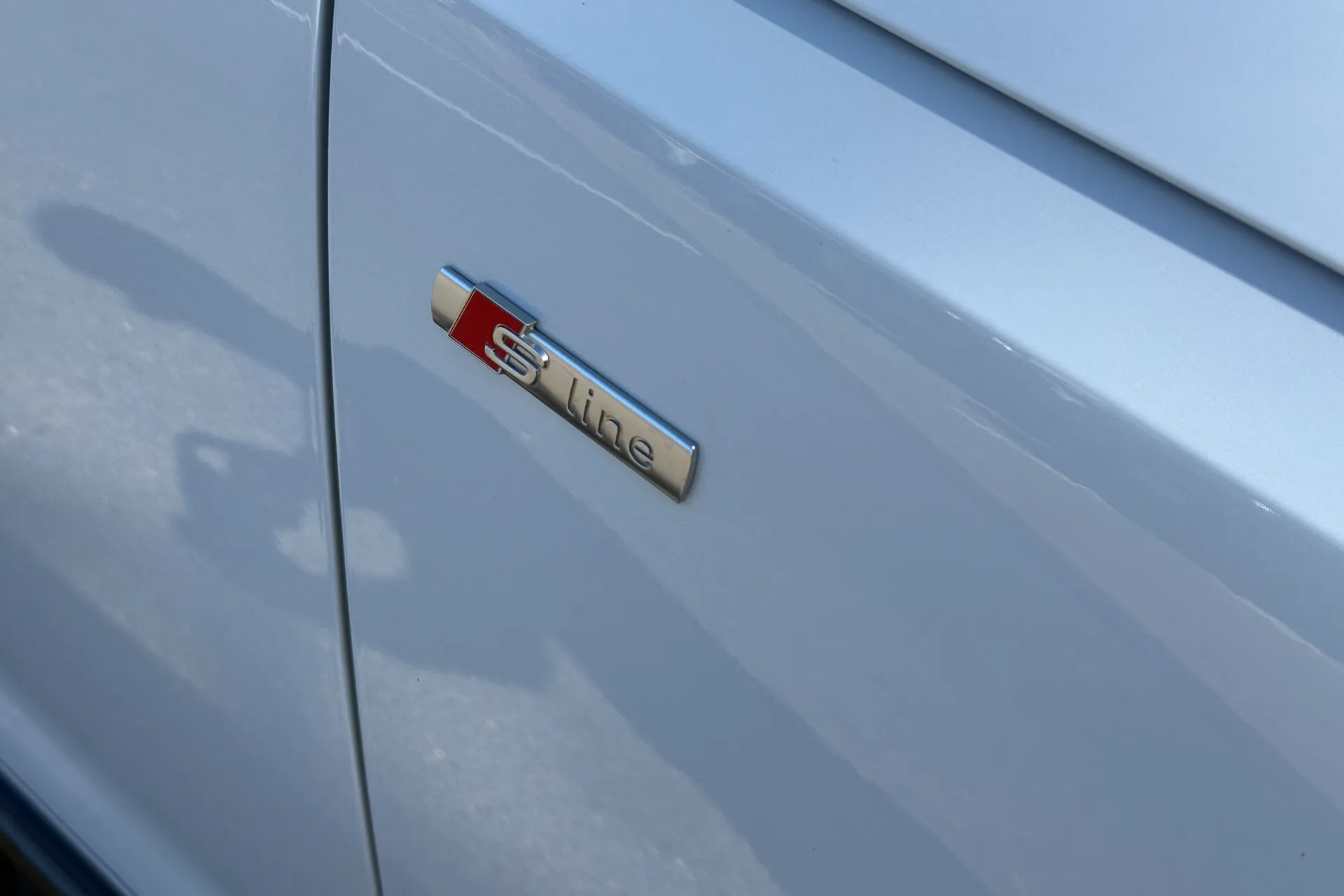 Audi A4 thumbnail image number 11