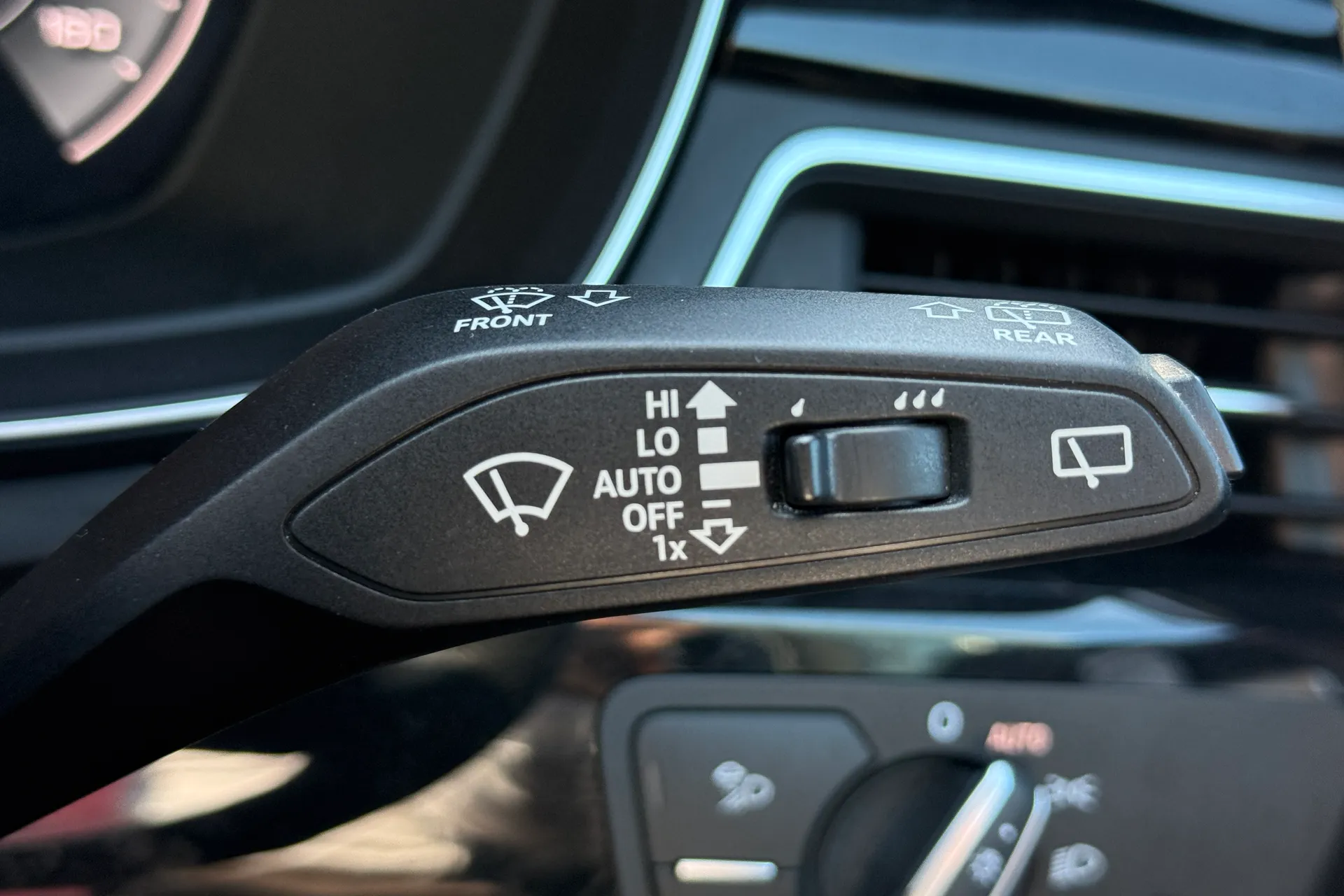 Audi A4 thumbnail image number 17