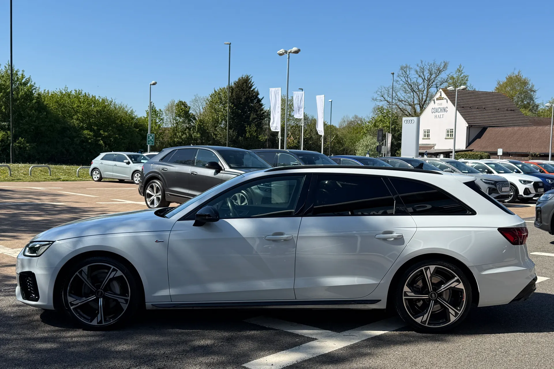 Audi A4 thumbnail image number 44