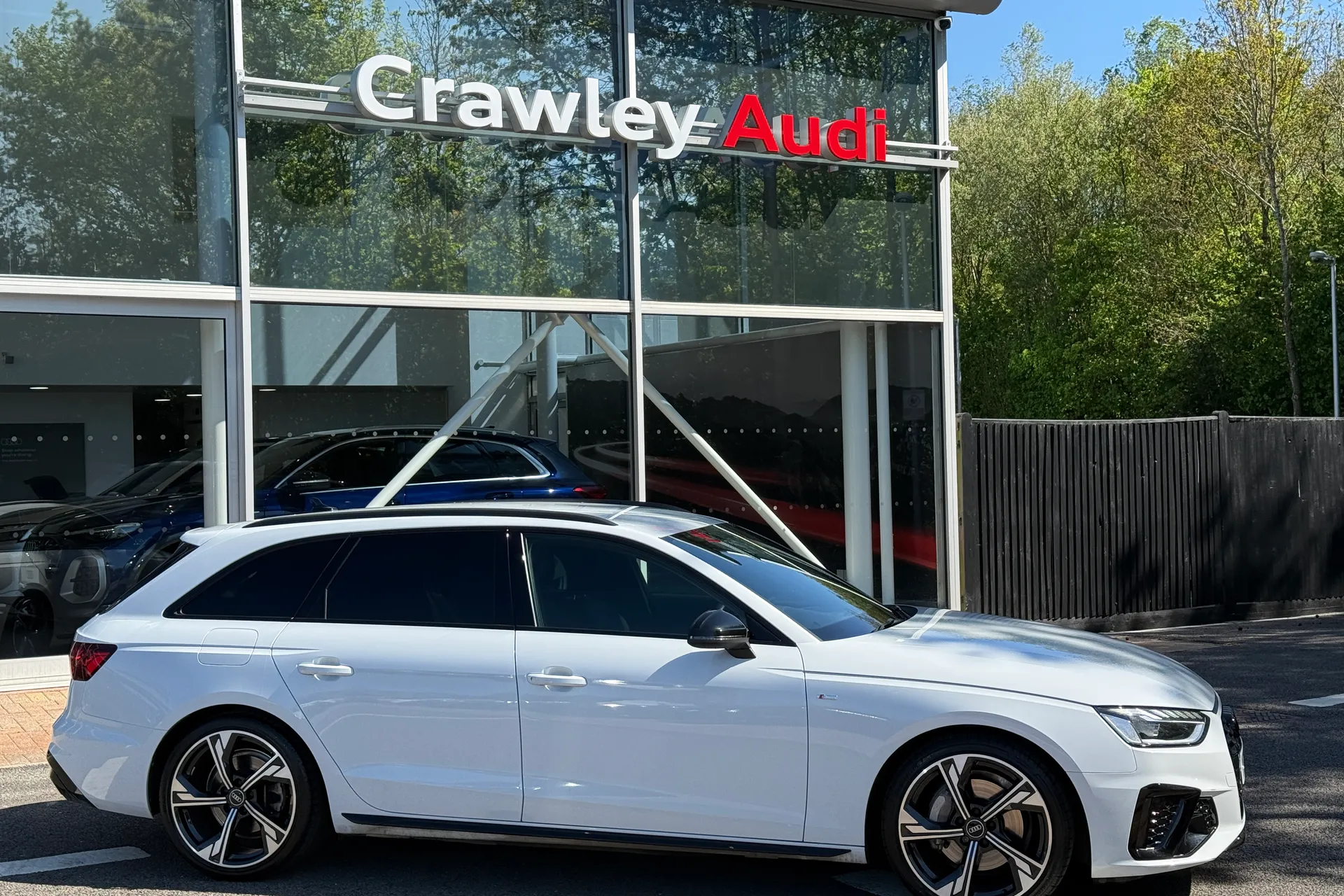 Audi A4 thumbnail image number 2