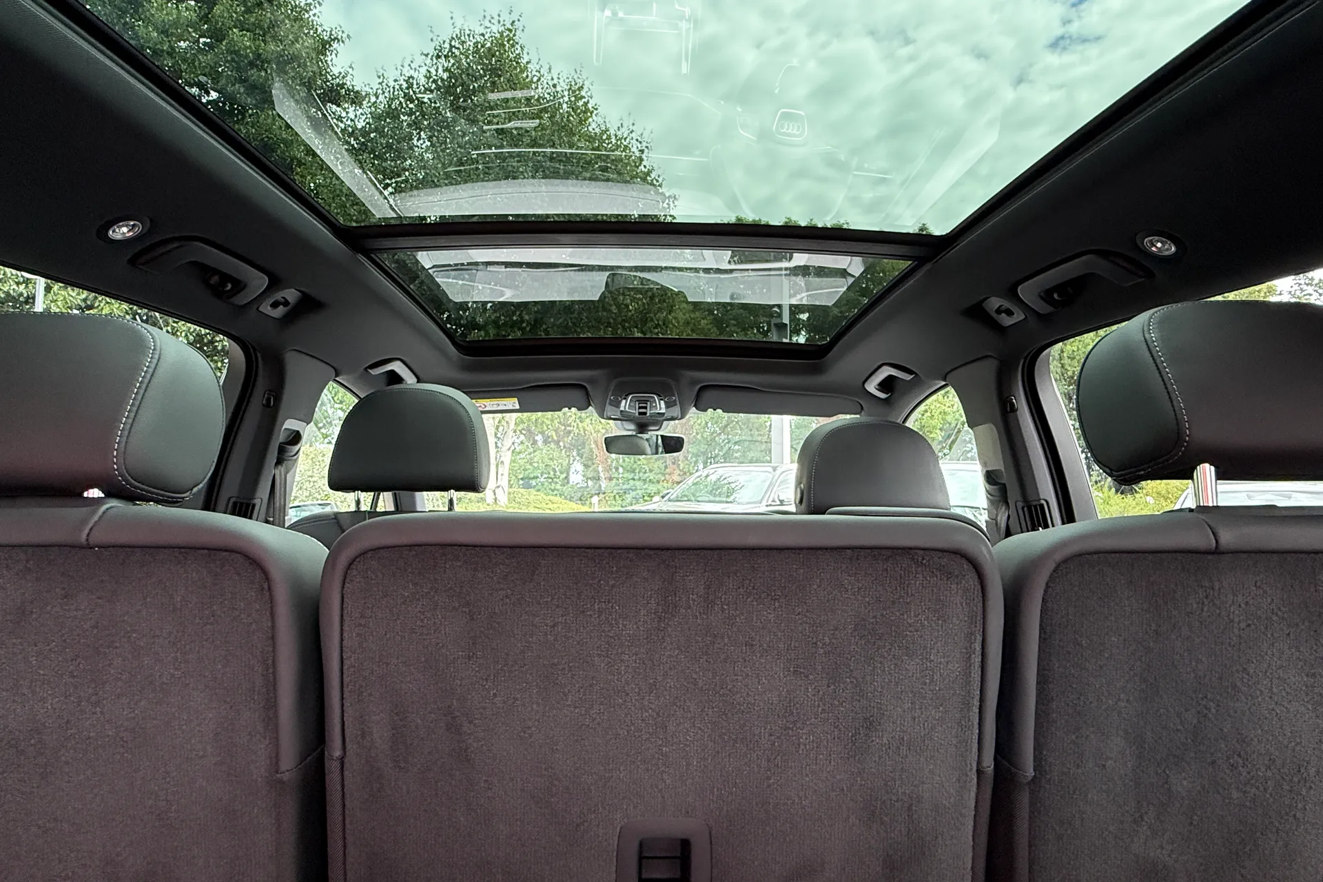 Audi Q7 thumbnail image number 12