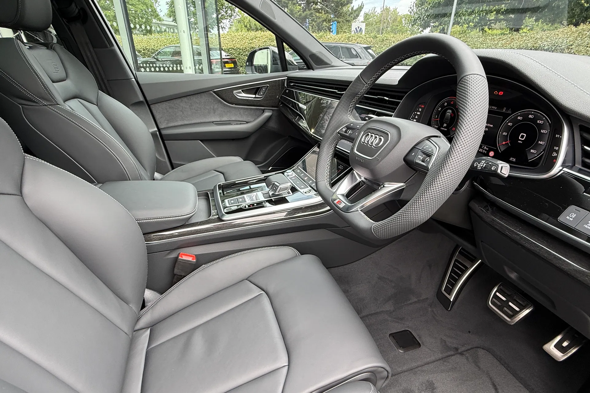 Audi Q7 thumbnail image number 28