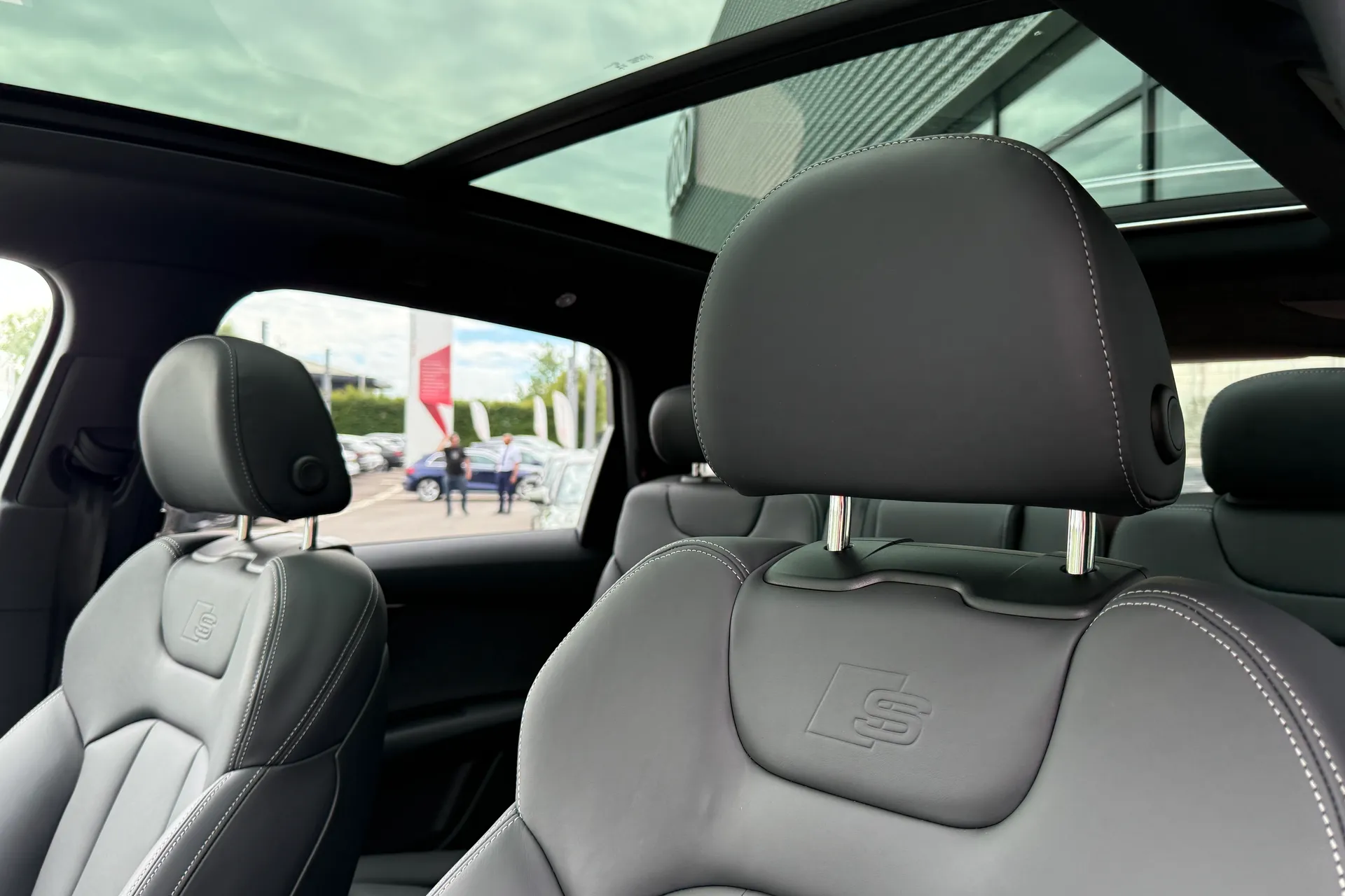 Audi Q7 thumbnail image number 32