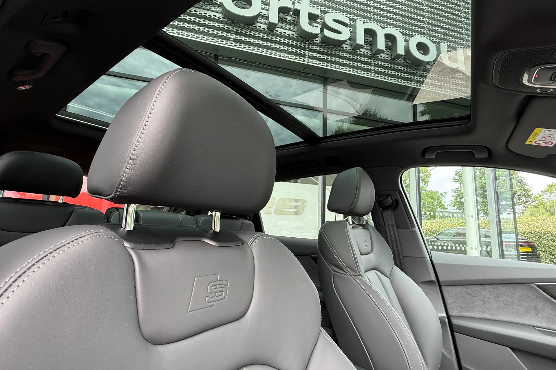 Audi Q7 thumbnail image number 8