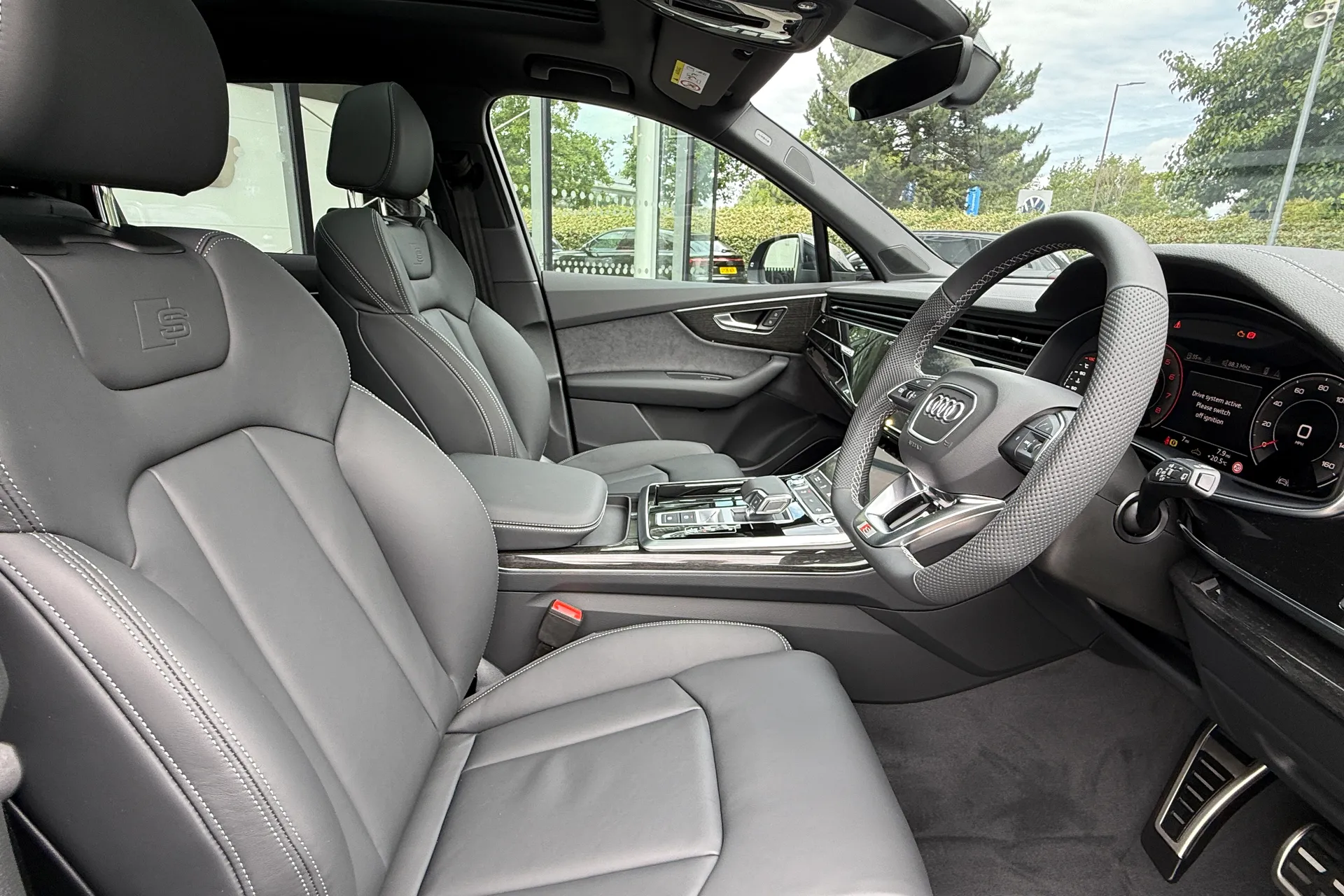 Audi Q7 thumbnail image number 30