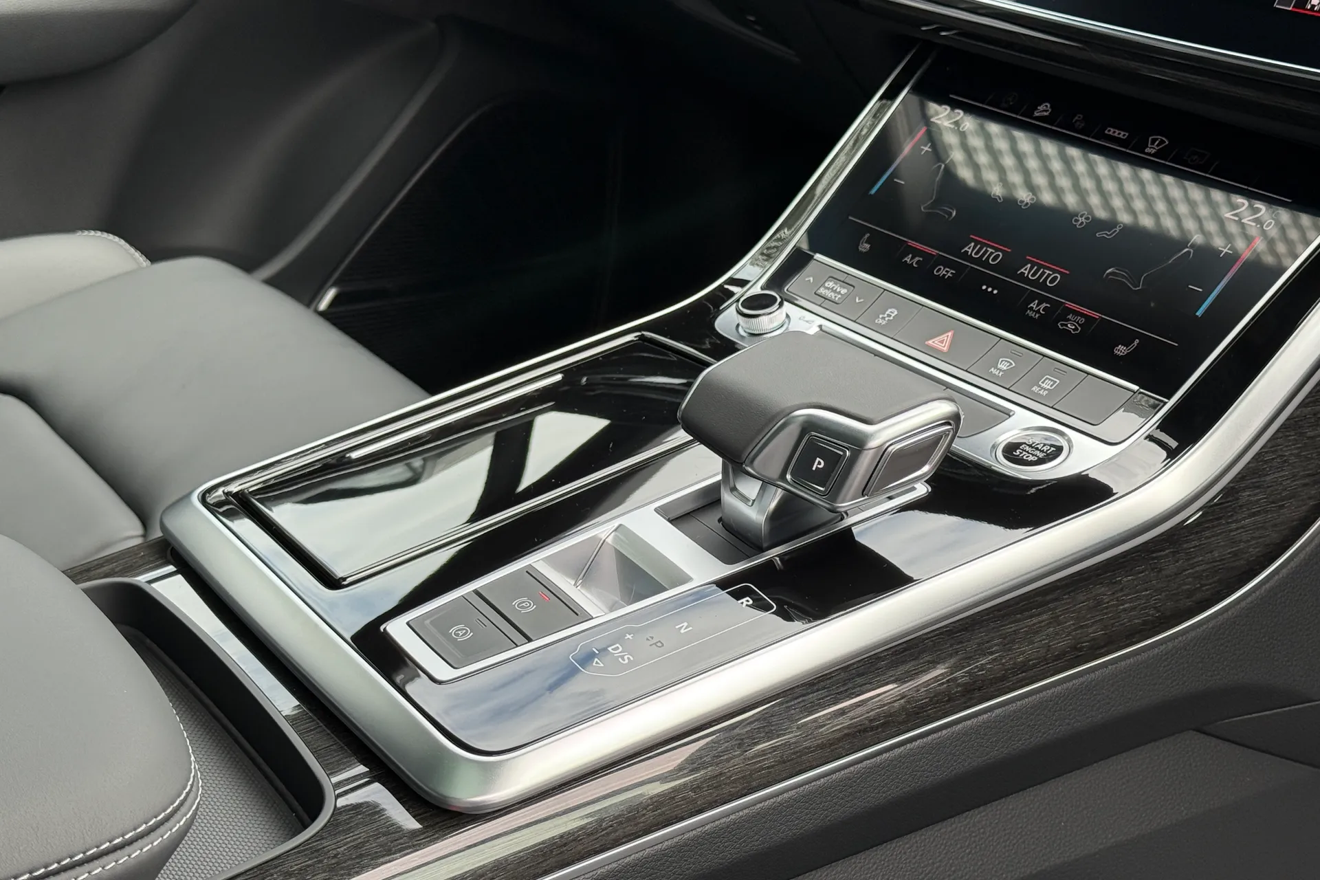 Audi Q7 thumbnail image number 24