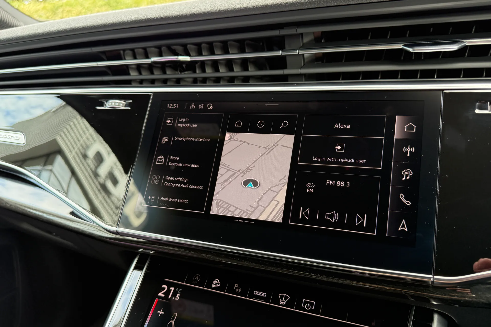 Audi Q7 thumbnail image number 31