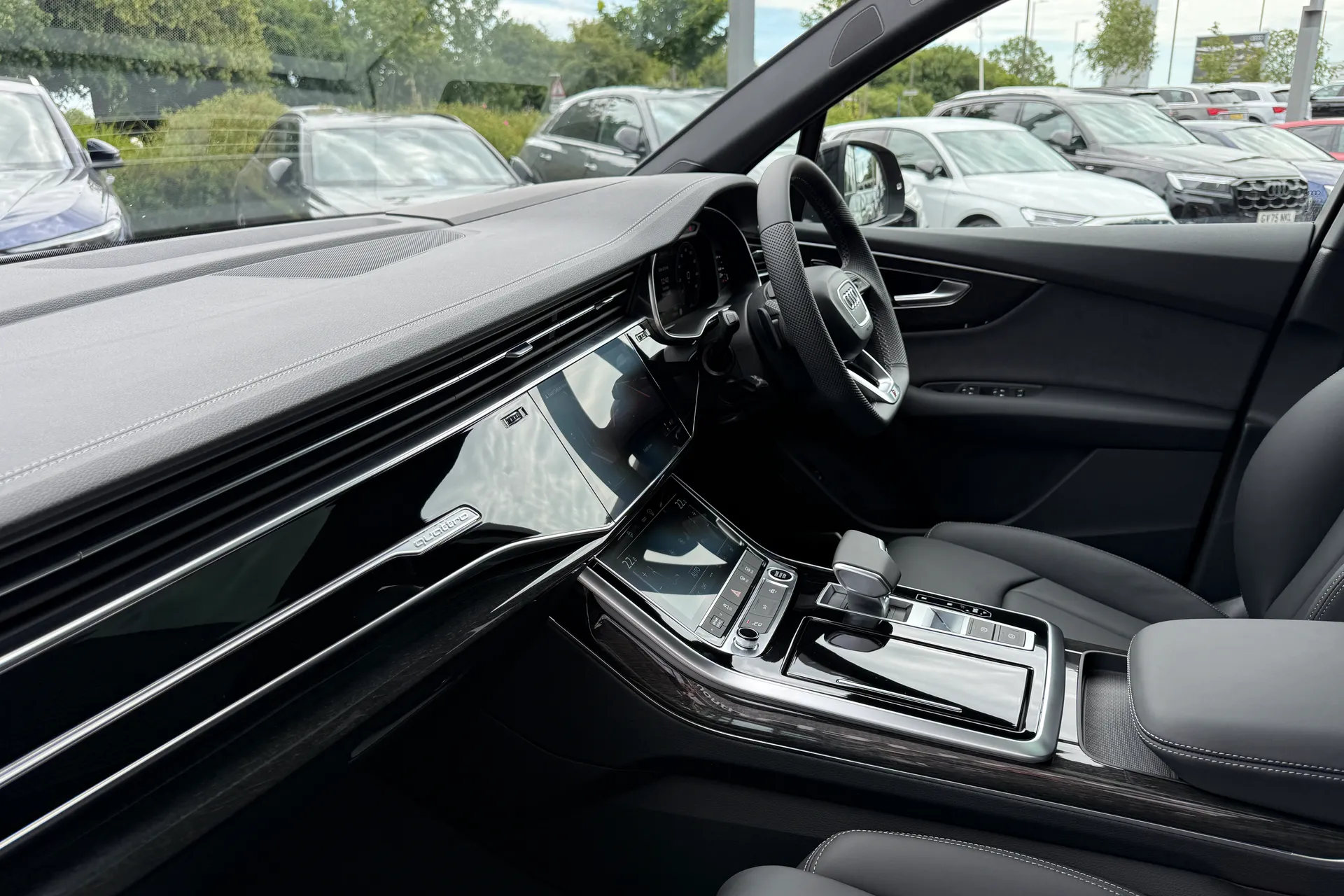 Audi Q7 thumbnail image number 18