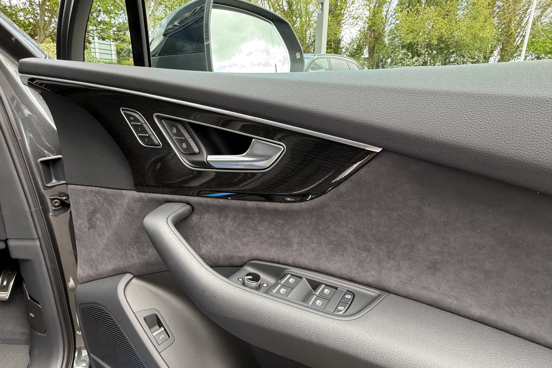 Audi Q7 thumbnail image number 27