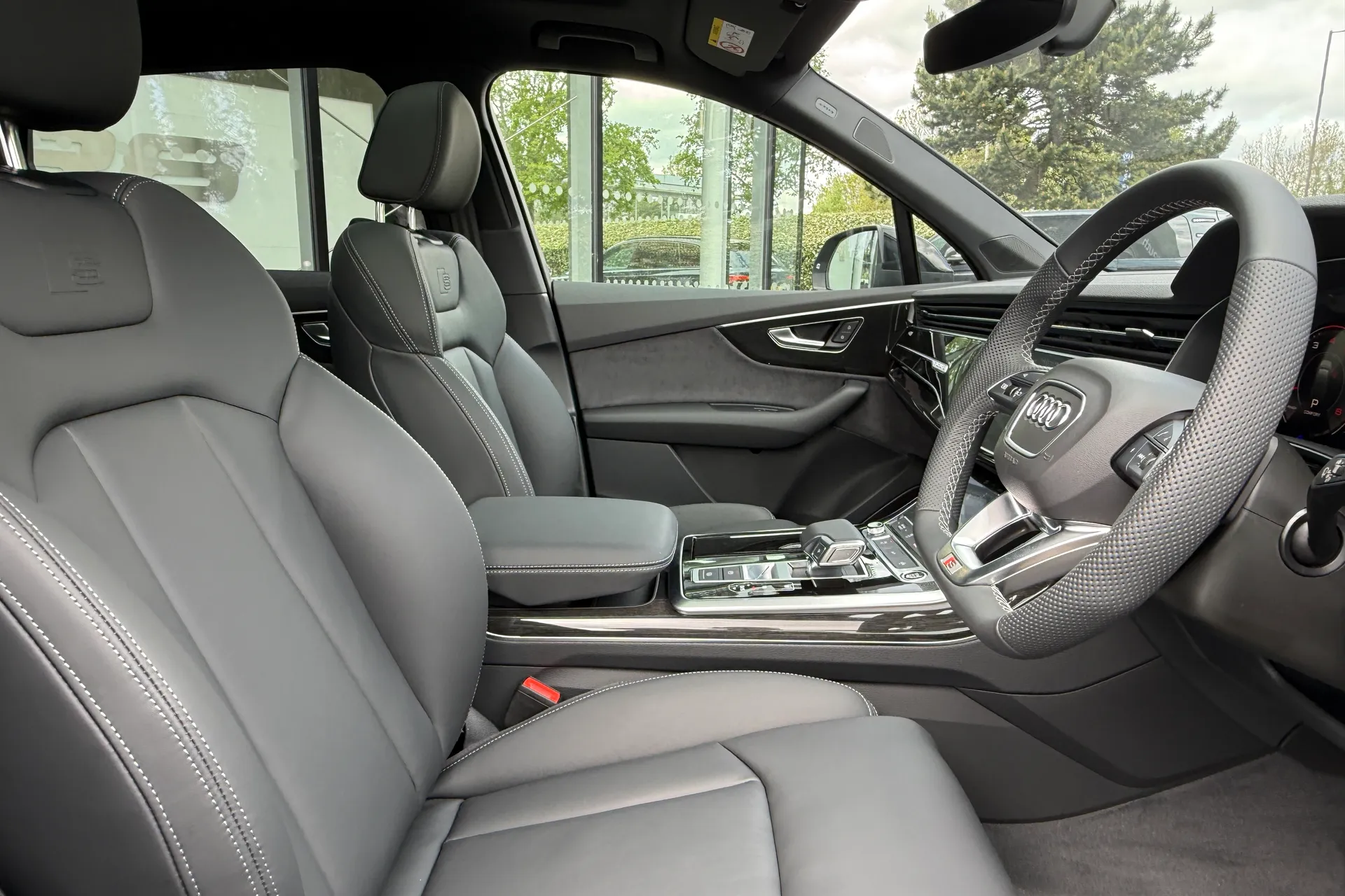 Audi Q7 thumbnail image number 21