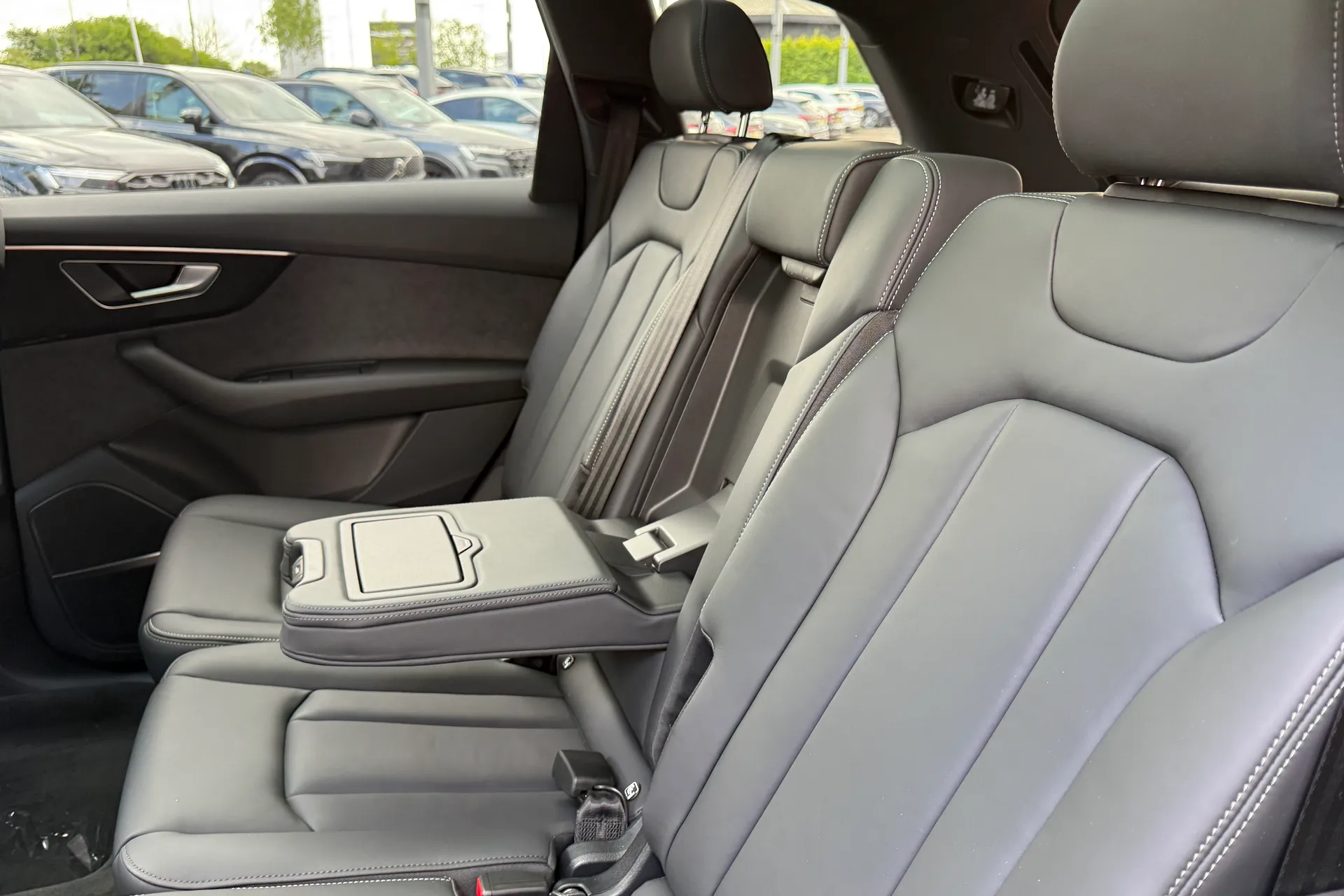 Audi Q7 thumbnail image number 41