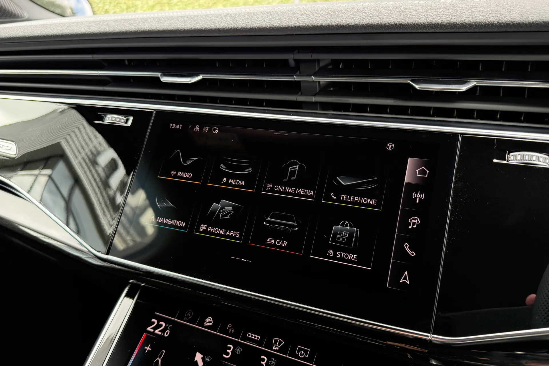 Audi Q7 thumbnail image number 14