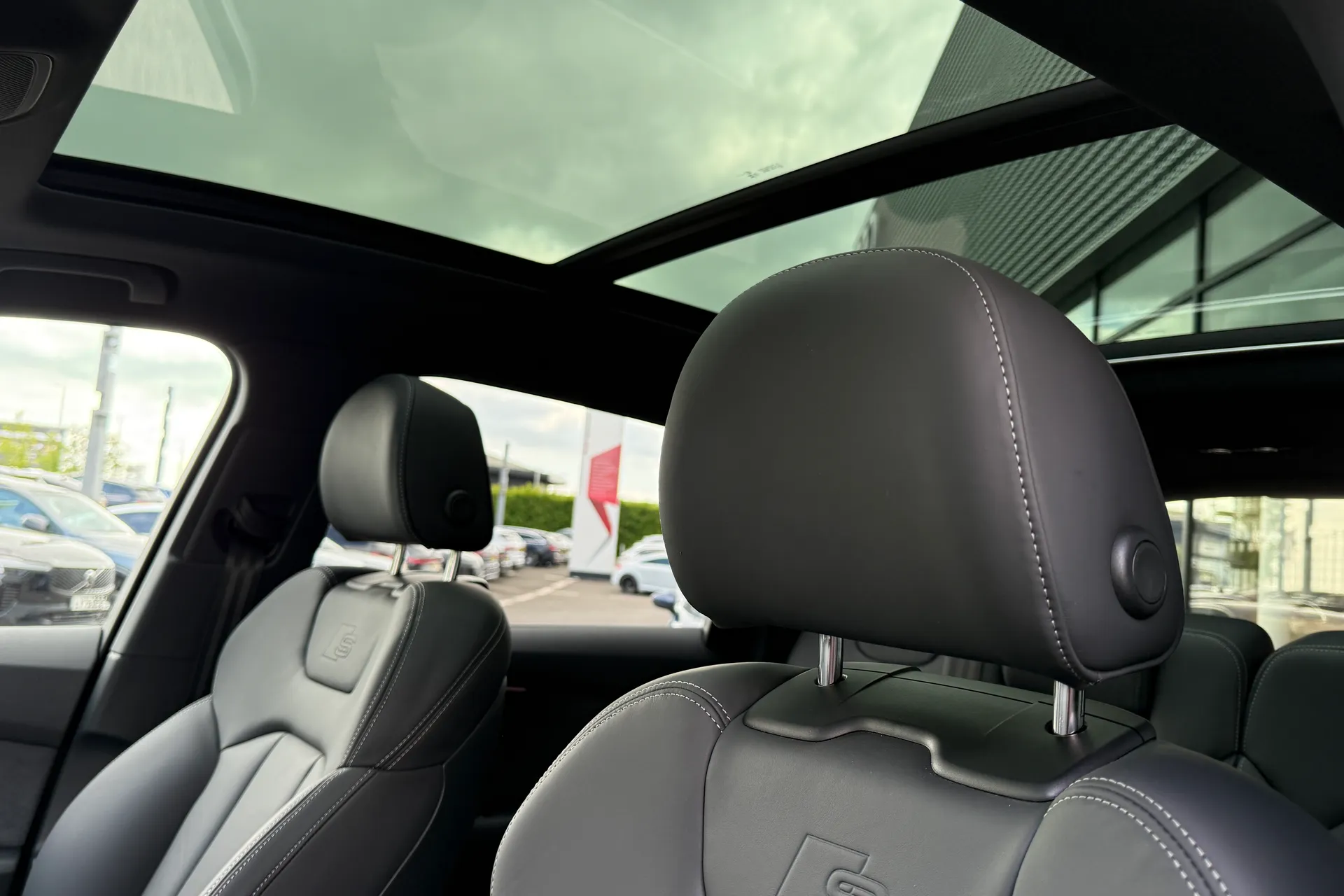 Audi Q7 thumbnail image number 30