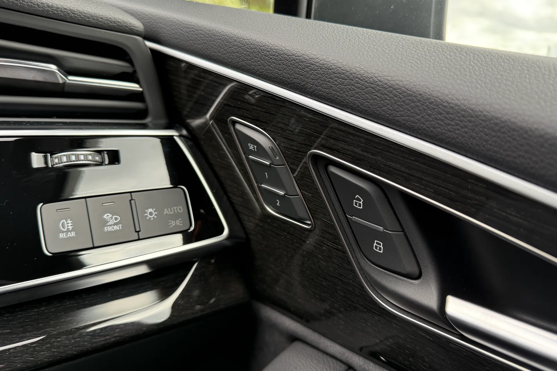 Audi Q7 thumbnail image number 38