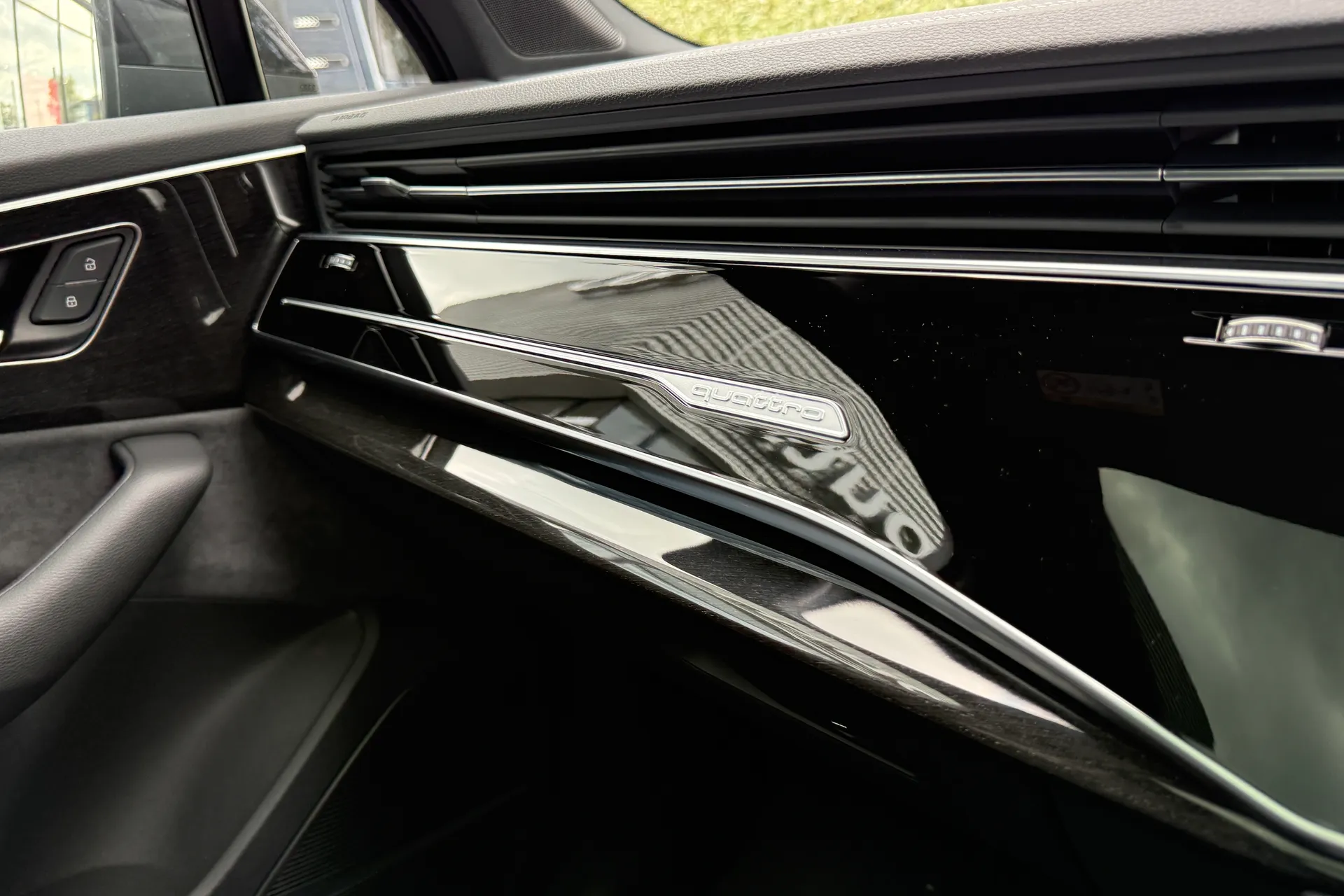 Audi Q7 thumbnail image number 48