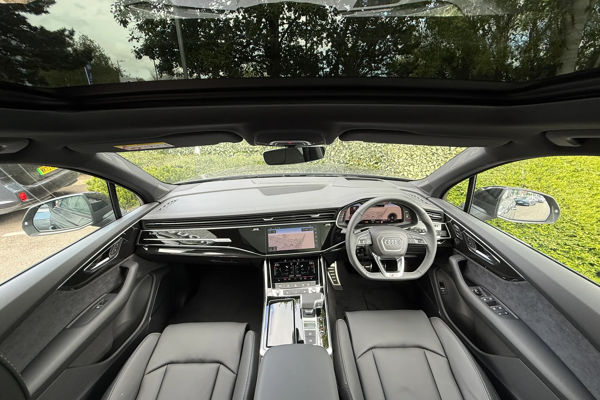 Audi Q7 thumbnail image number 3