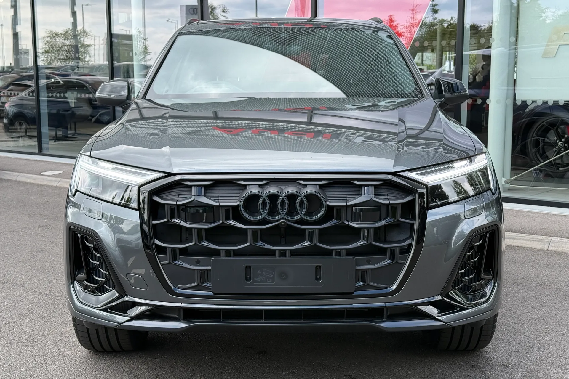 Audi Q7 thumbnail image number 9