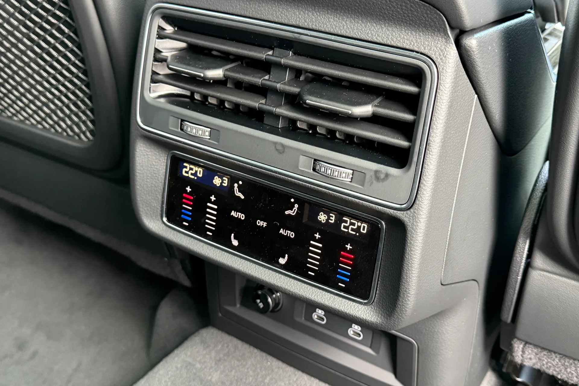 Audi Q7 thumbnail image number 25