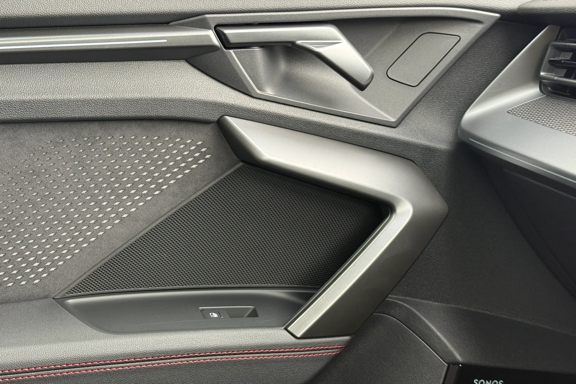 Audi RS3 thumbnail image number 39