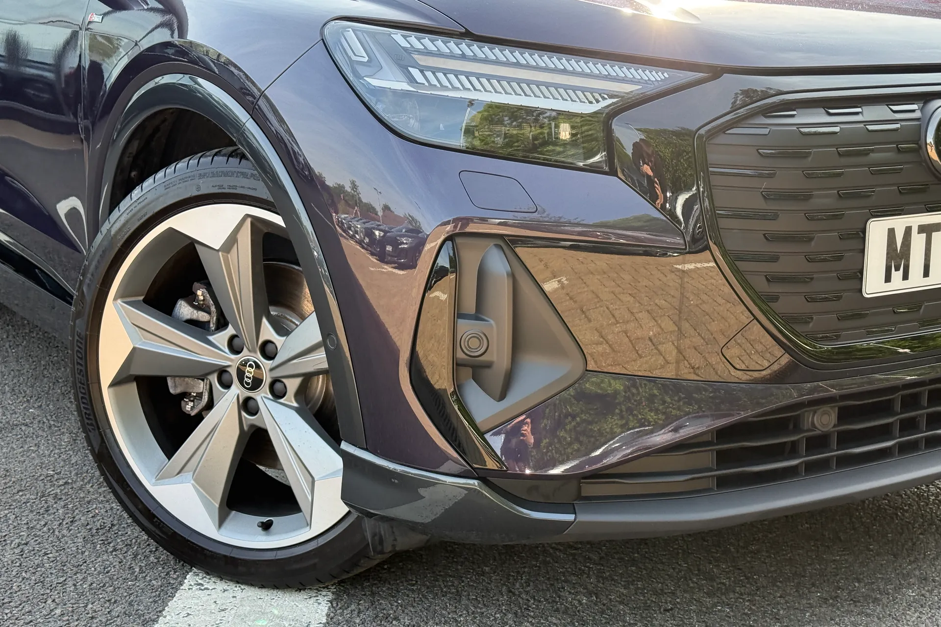 Audi Q4 thumbnail image number 11