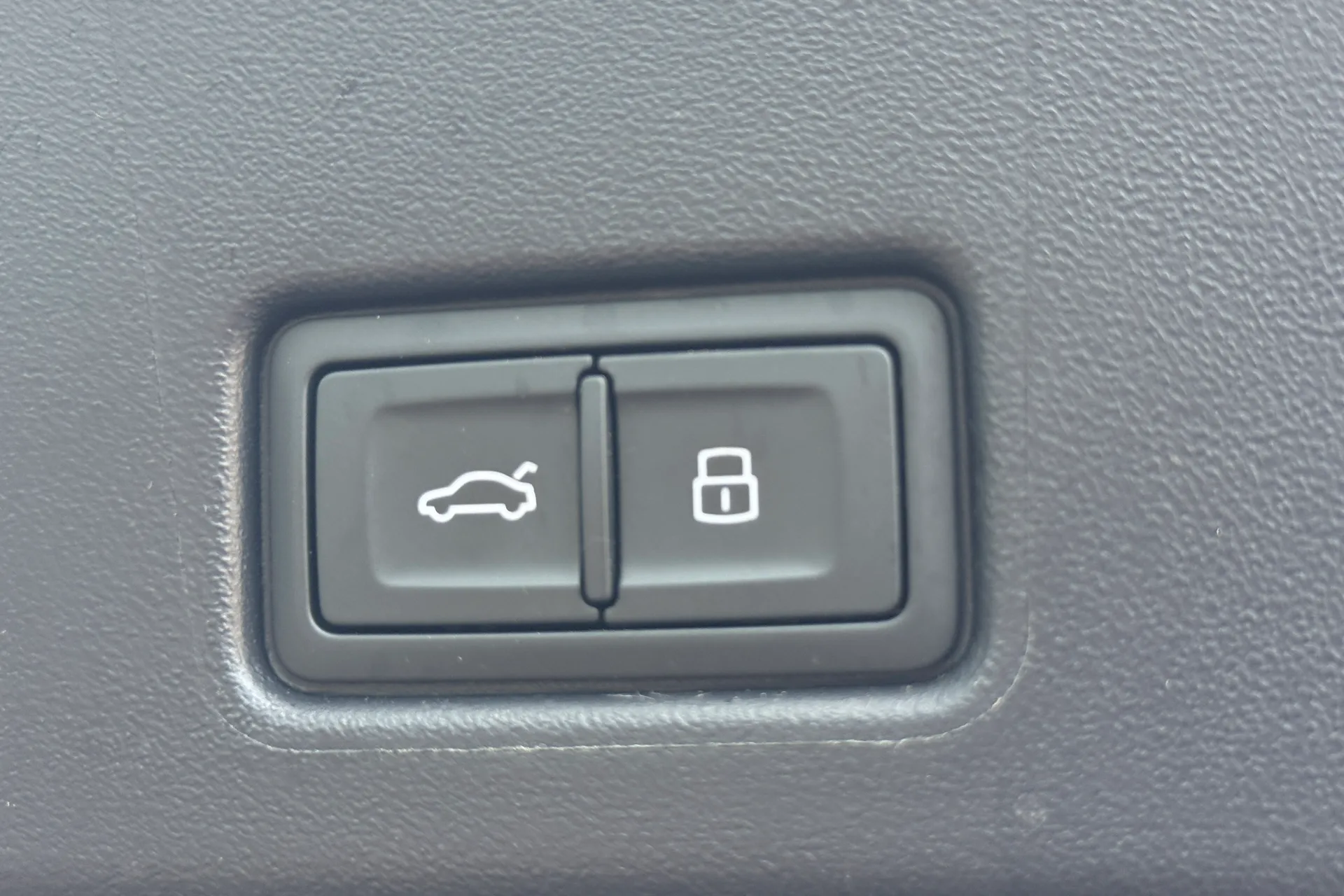 Audi Q4 thumbnail image number 44