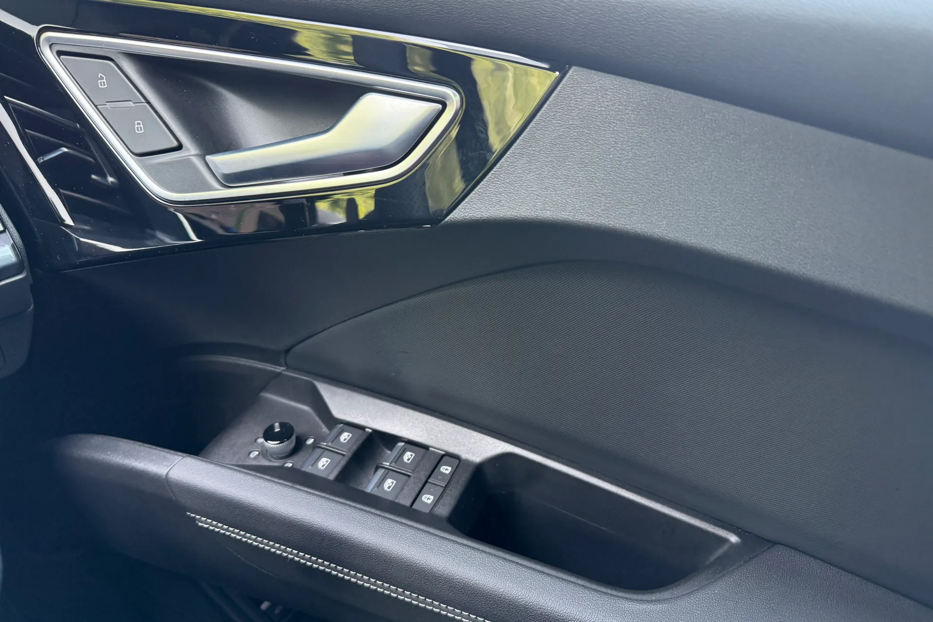 Audi Q4 thumbnail image number 27