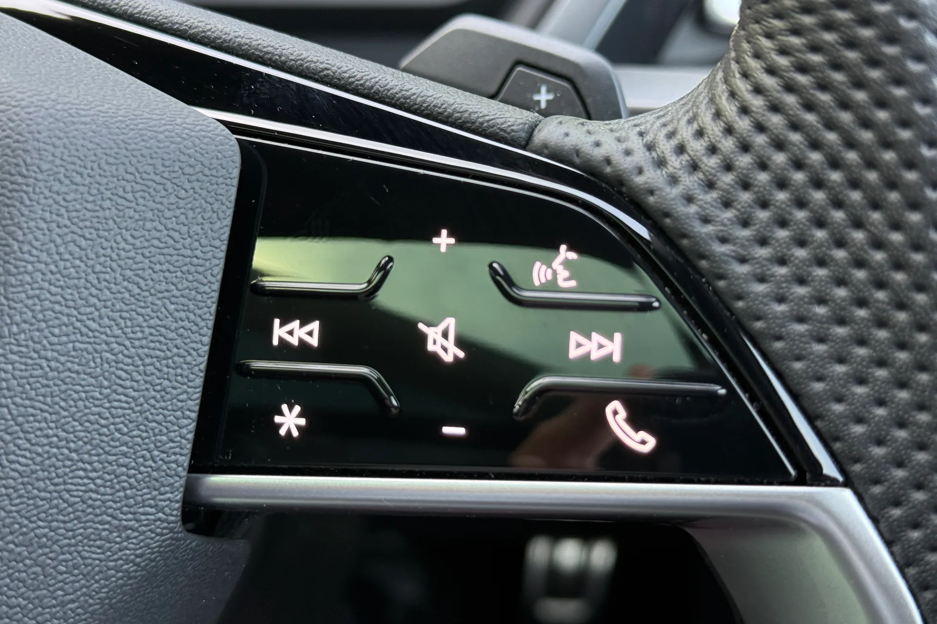 Audi Q4 thumbnail image number 20