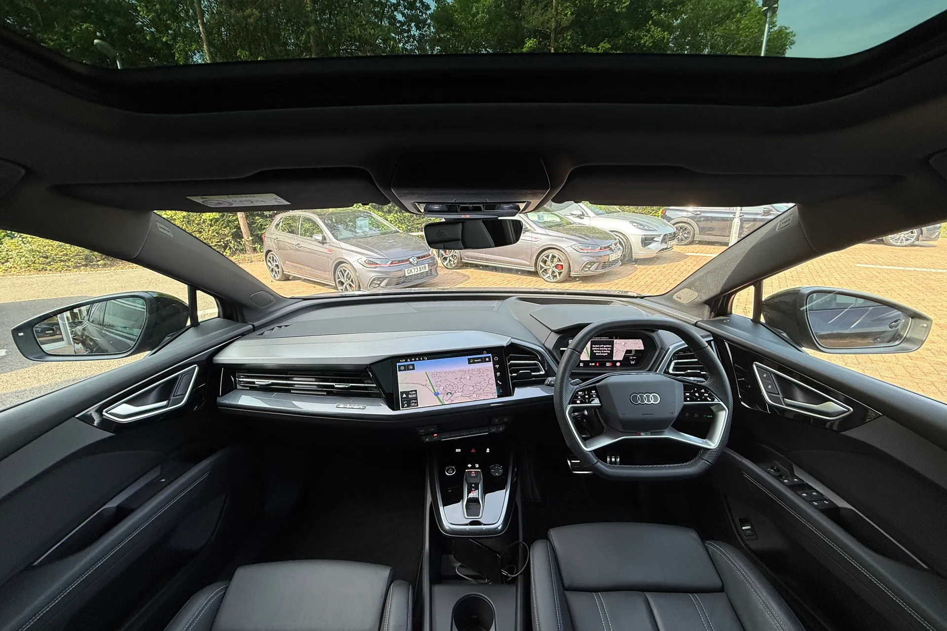 Audi Q4 thumbnail image number 3