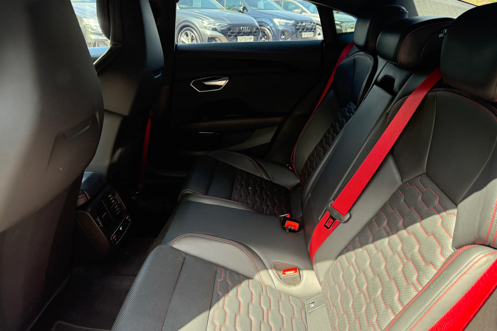 Audi RS e-tron GT thumbnail image number 50