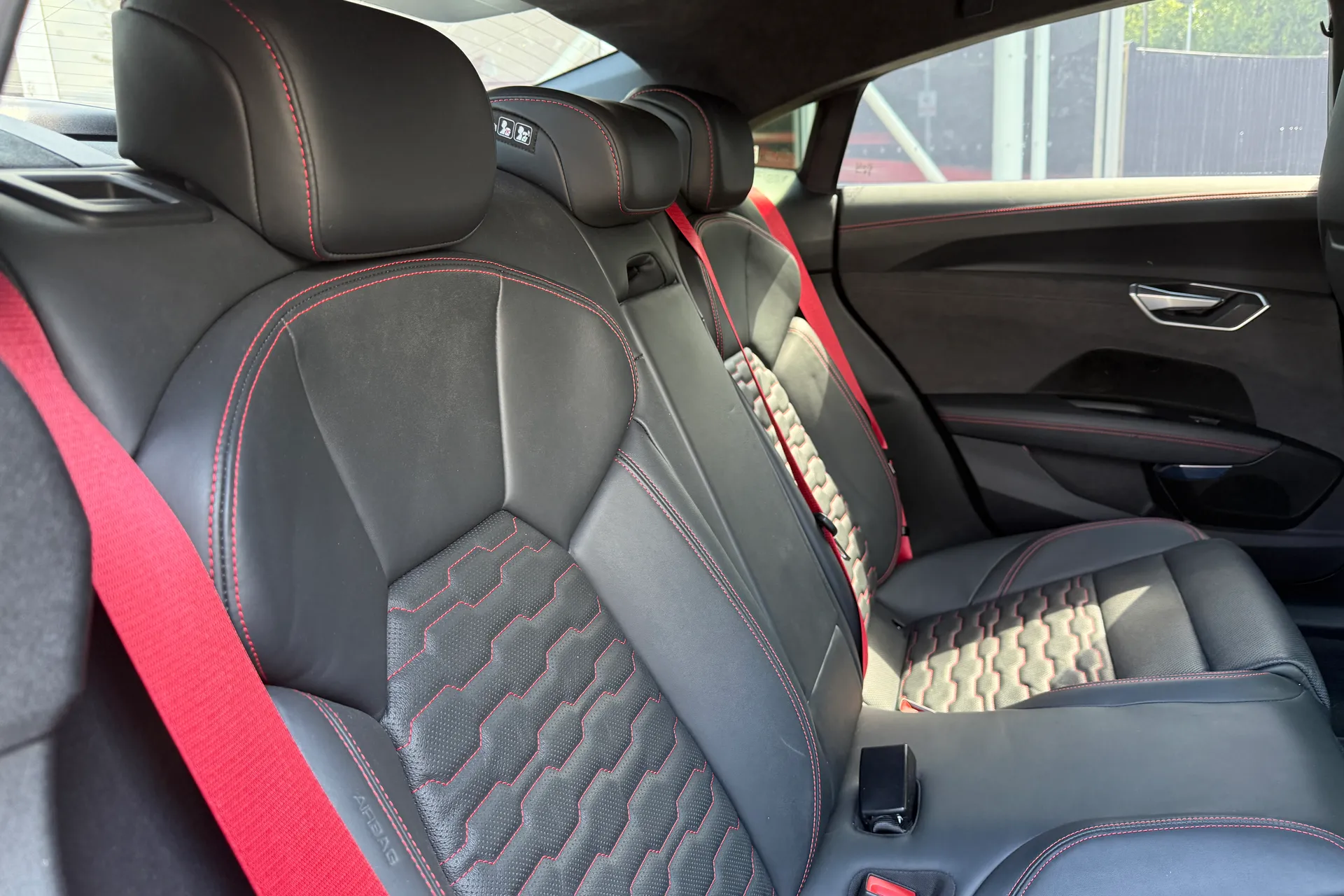 Audi RS e-tron GT thumbnail image number 33