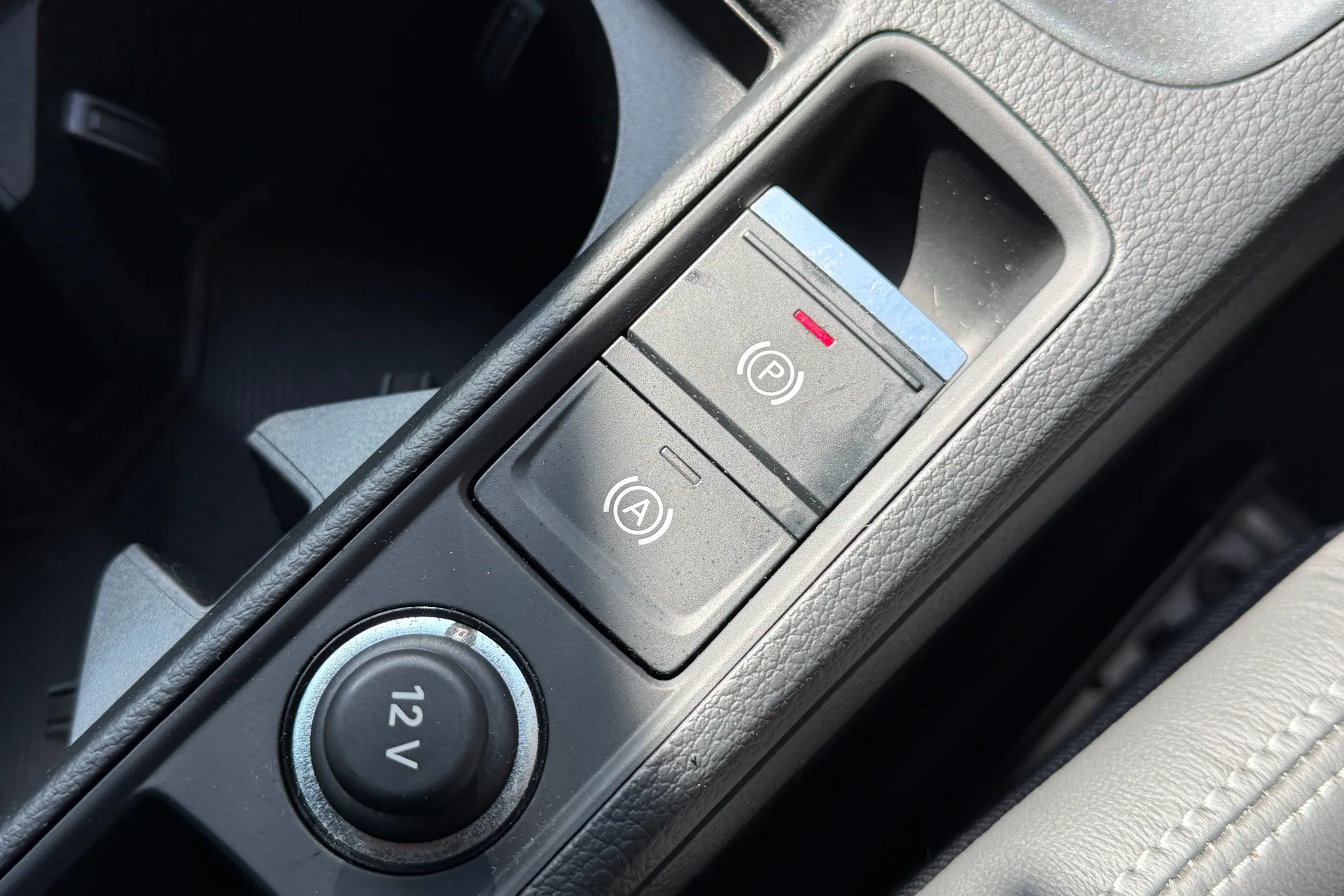 Audi Q3 thumbnail image number 30