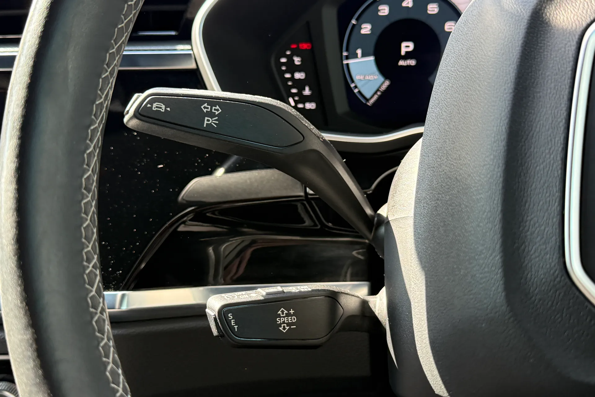 Audi Q3 thumbnail image number 18