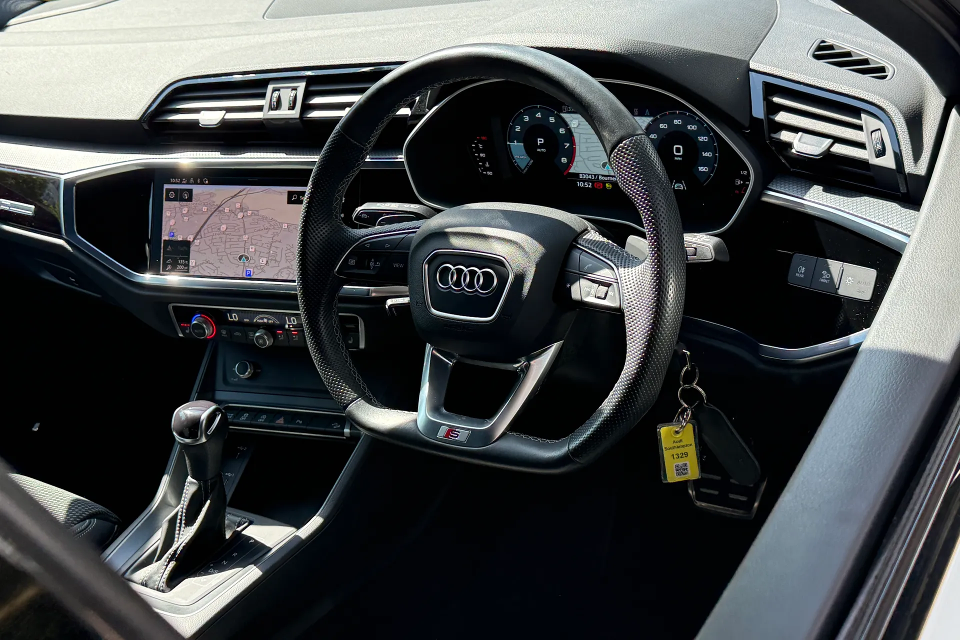 Audi Q3 thumbnail image number 37