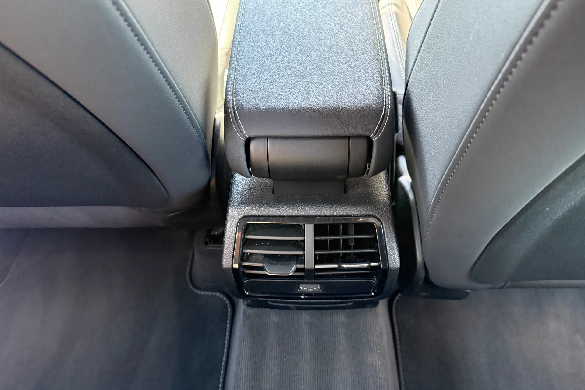 Audi Q3 thumbnail image number 44